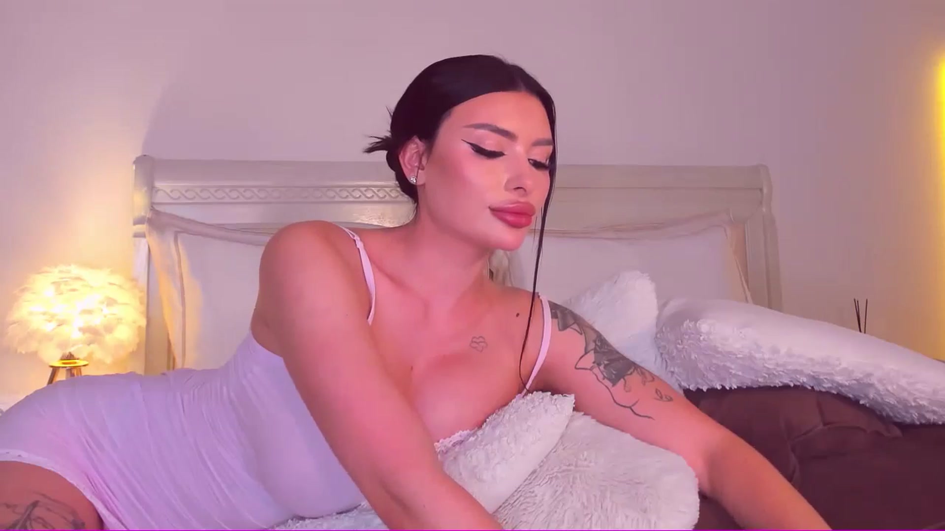 Gallery image thumbnail from Mary_Harris_'s myfreecams stream on, 10/08/2024, 13:05 image 16 of 20