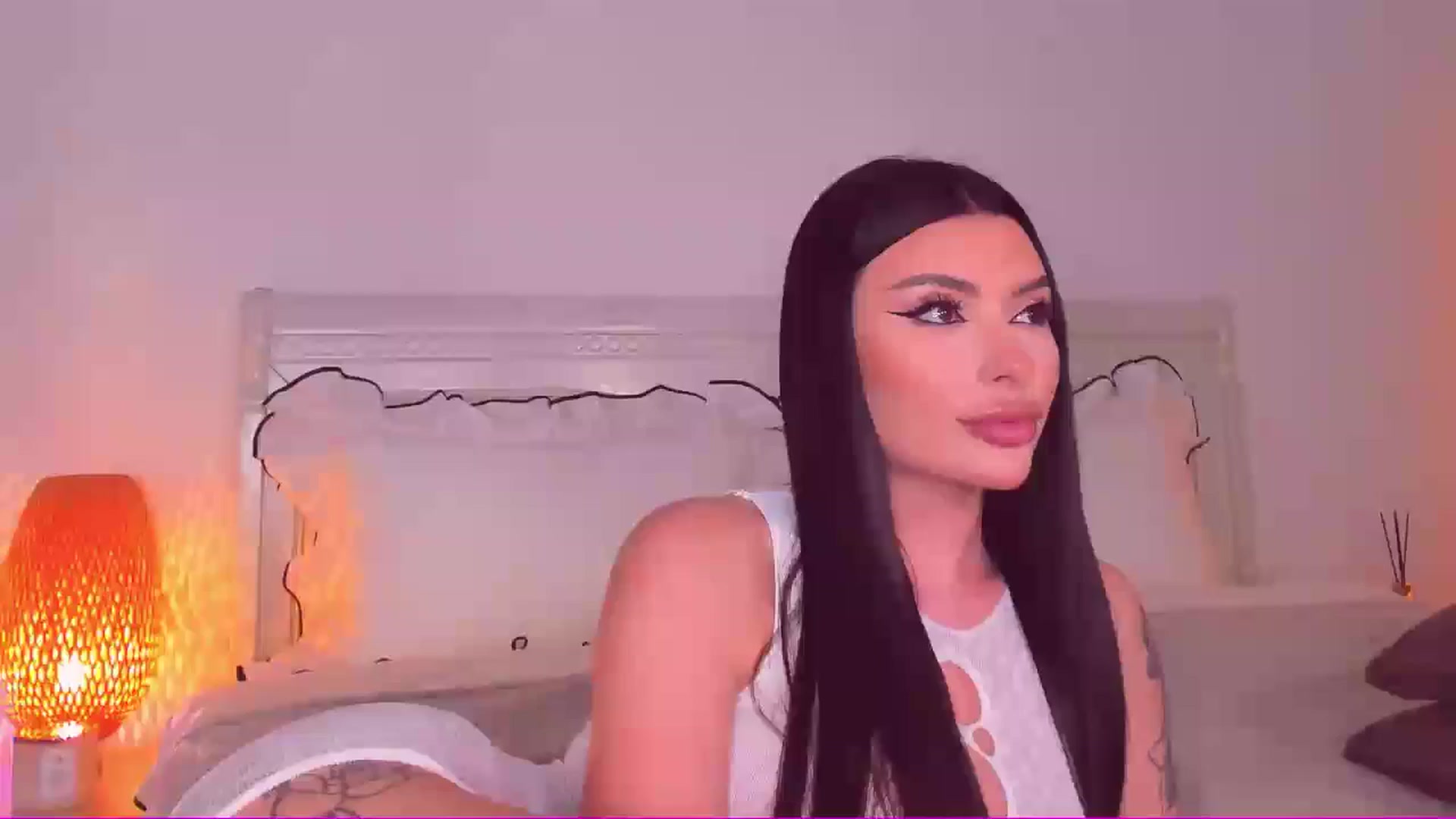 Gallery image thumbnail from Mary_Harris_'s myfreecams stream on, 10/14/2024, 23:58 image 5 of 20