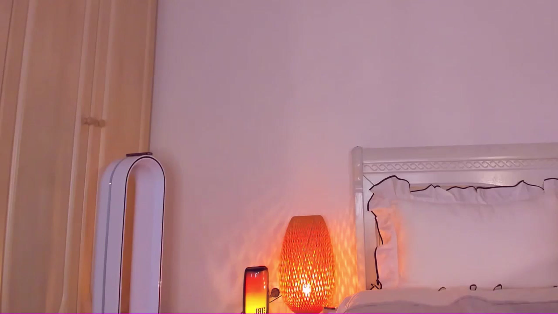 Gallery image thumbnail from Mary_Harris_'s myfreecams stream on, 10/18/2024, 07:04 image 18 of 20