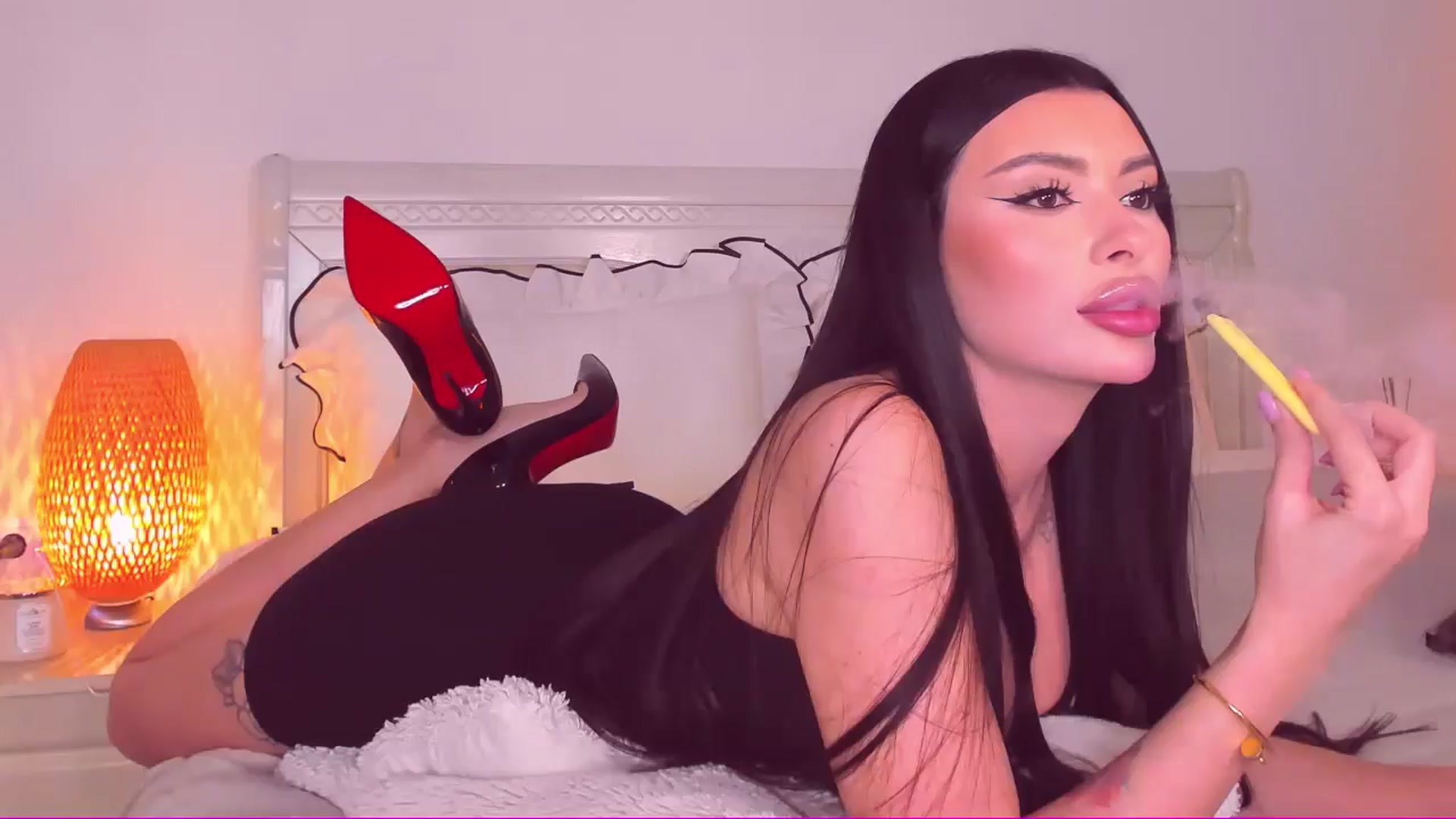 Gallery image thumbnail from Mary_Harris_'s myfreecams stream on, 10/25/2024, 19:02 image 7 of 20