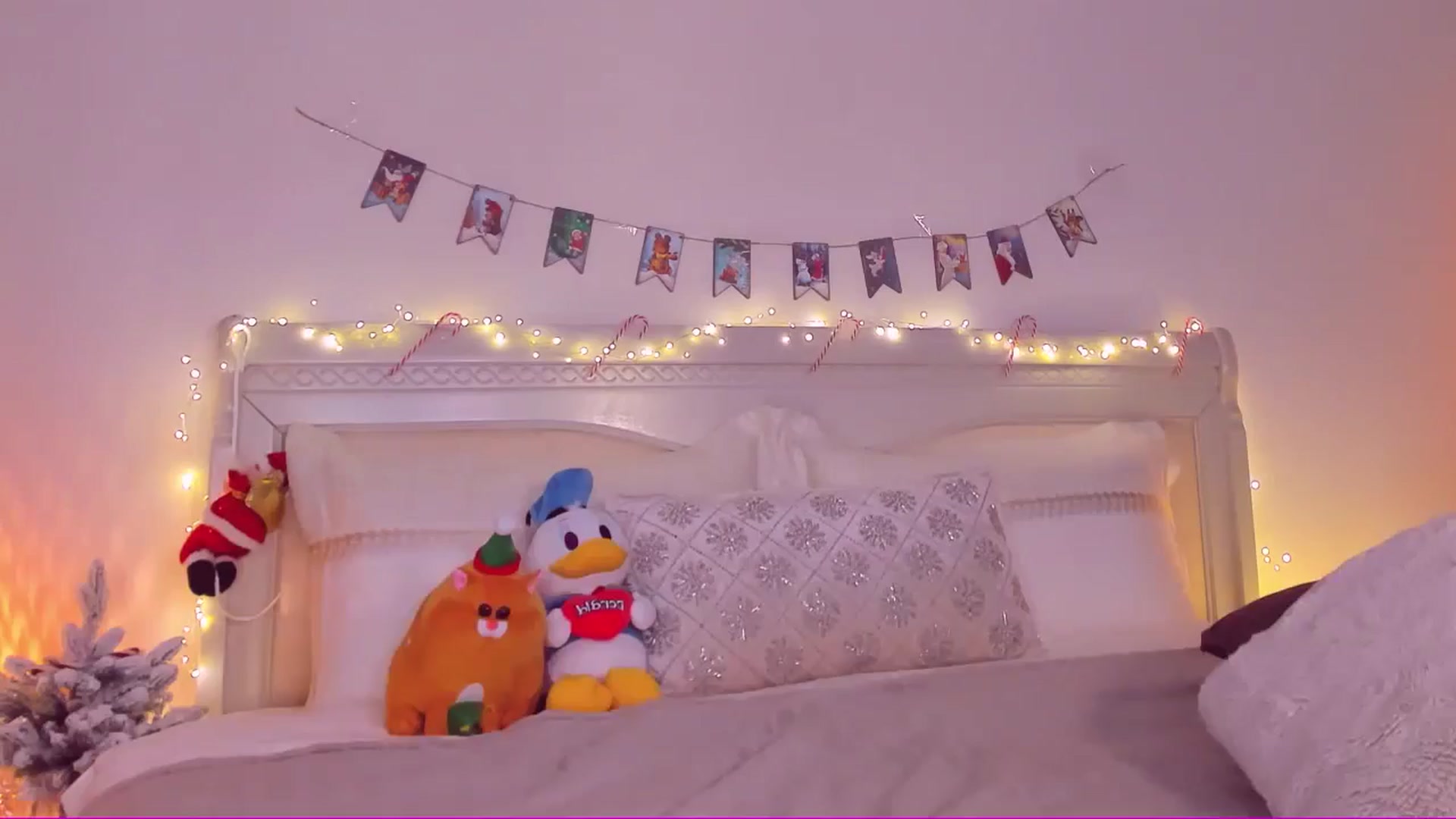 Gallery image thumbnail from Mary_Harris_'s myfreecams stream on, 12/13/2024, 18:21 image 4 of 20