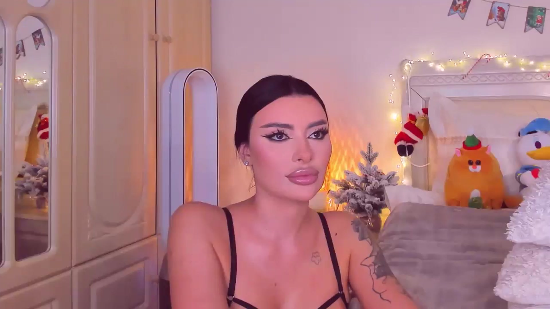 Gallery image thumbnail from Mary_Harris_'s myfreecams stream on, 12/14/2024, 16:39 image 7 of 20