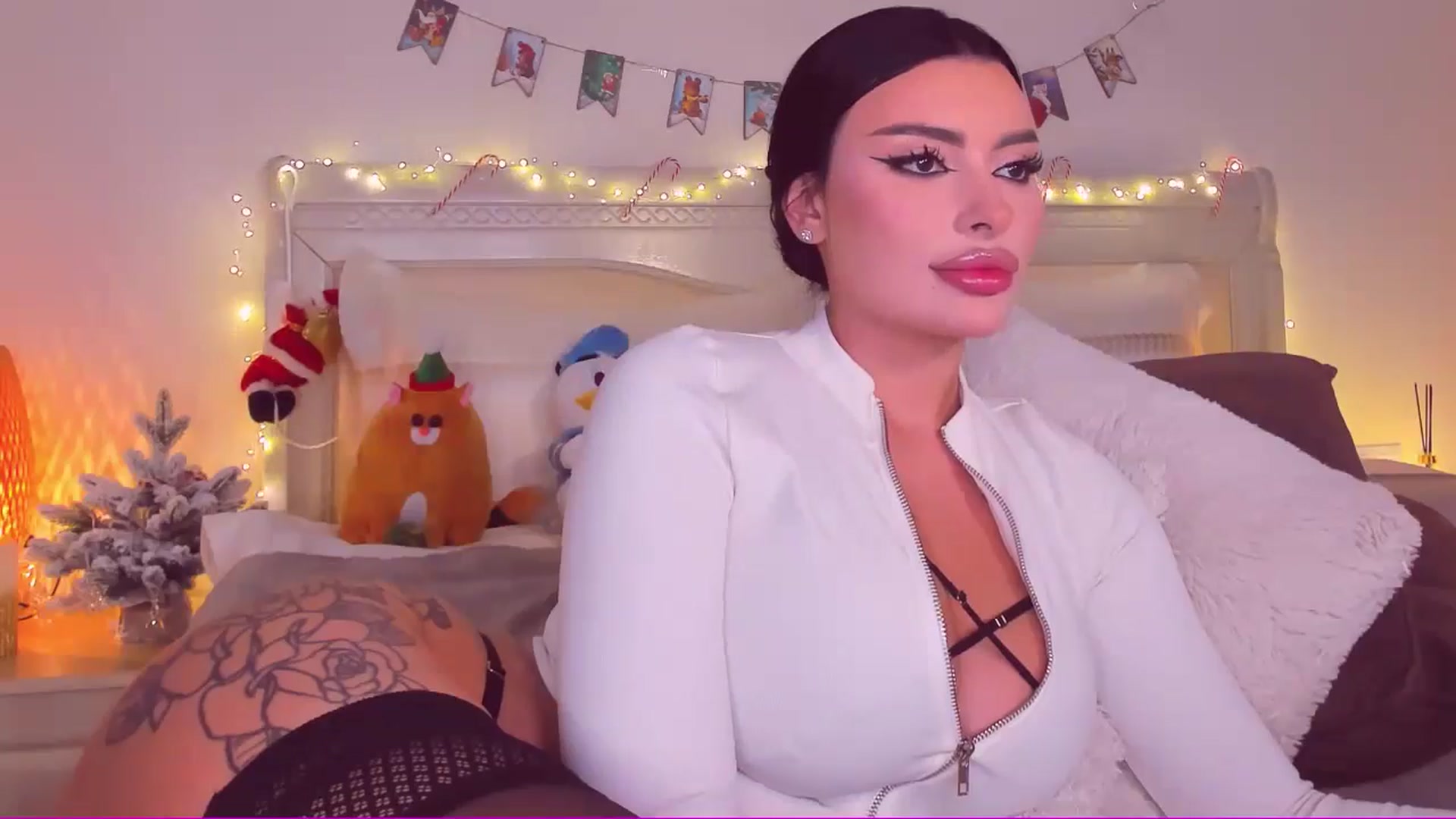 Gallery image thumbnail from Mary_Harris_'s myfreecams stream on, 12/14/2024, 21:26 image 18 of 20