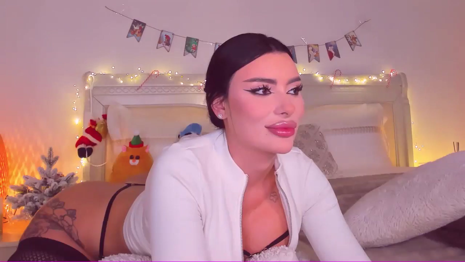 Gallery image thumbnail from Mary_Harris_'s myfreecams stream on, 12/14/2024, 21:26 image 9 of 20