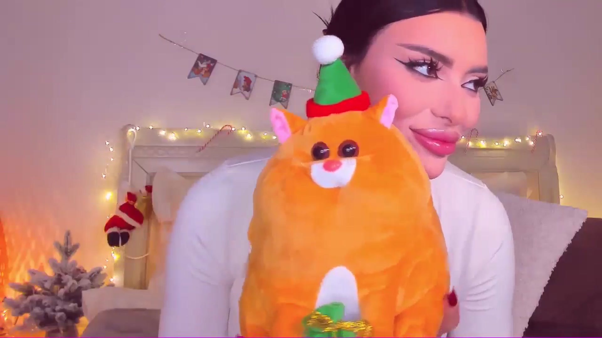 Gallery image thumbnail from Mary_Harris_'s myfreecams stream on, 12/14/2024, 21:26 image 4 of 20