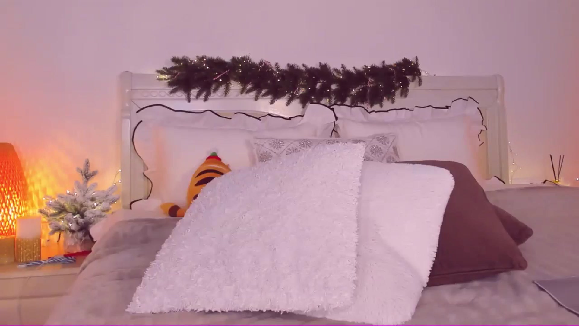 Gallery image thumbnail from Mary_Harris_'s myfreecams stream on, 01/06/2025, 19:49 image 4 of 20