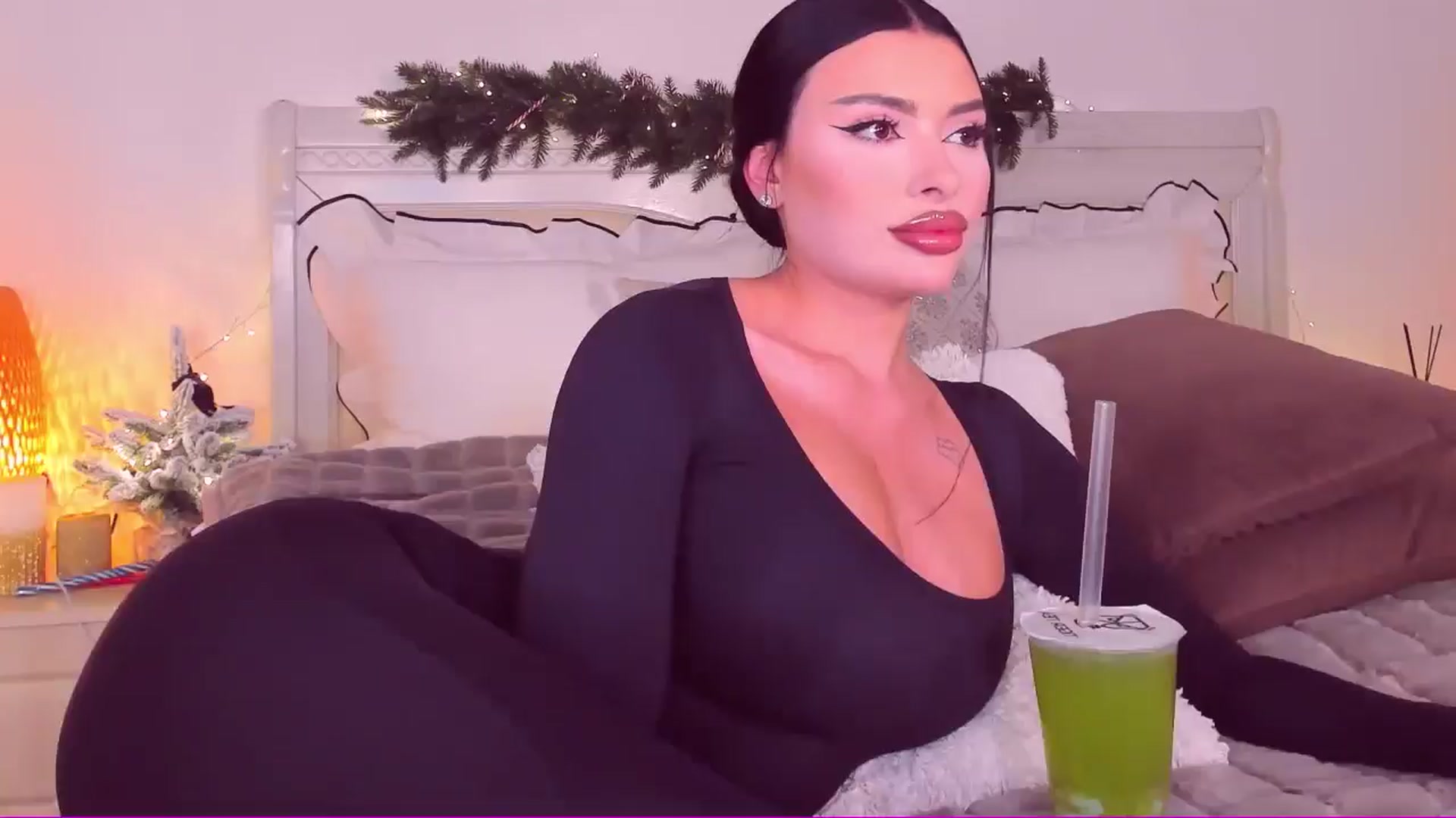 Gallery image thumbnail from Mary_Harris_'s myfreecams stream on, 01/13/2025, 16:46 image 1 of 20