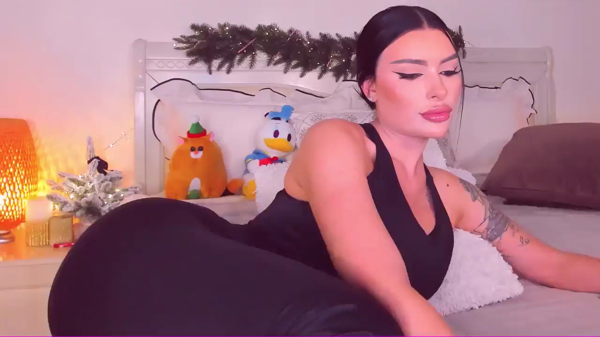 Gallery image thumbnail from Mary_Harris_'s myfreecams stream on, 01/16/2025, 14:28 image 9 of 20