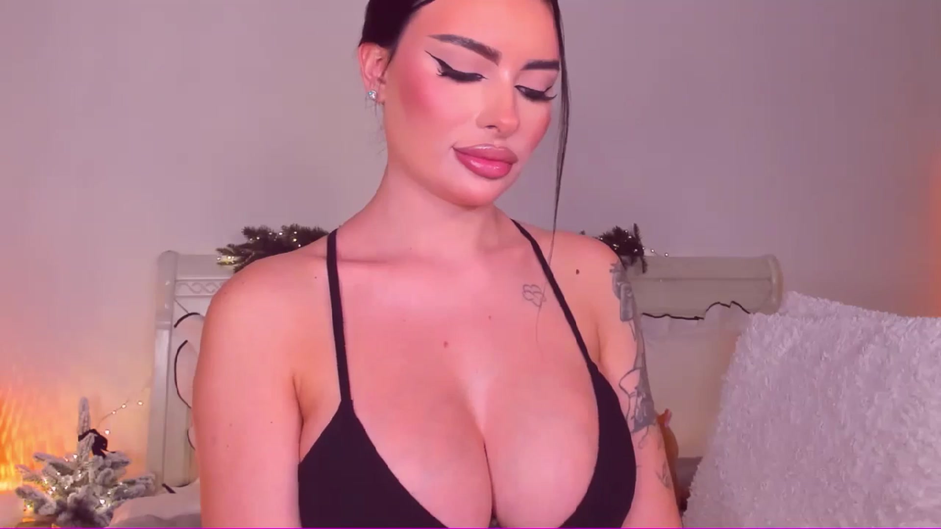 Gallery image thumbnail from Mary_Harris_'s myfreecams stream on, 01/17/2025, 12:02 image 14 of 20