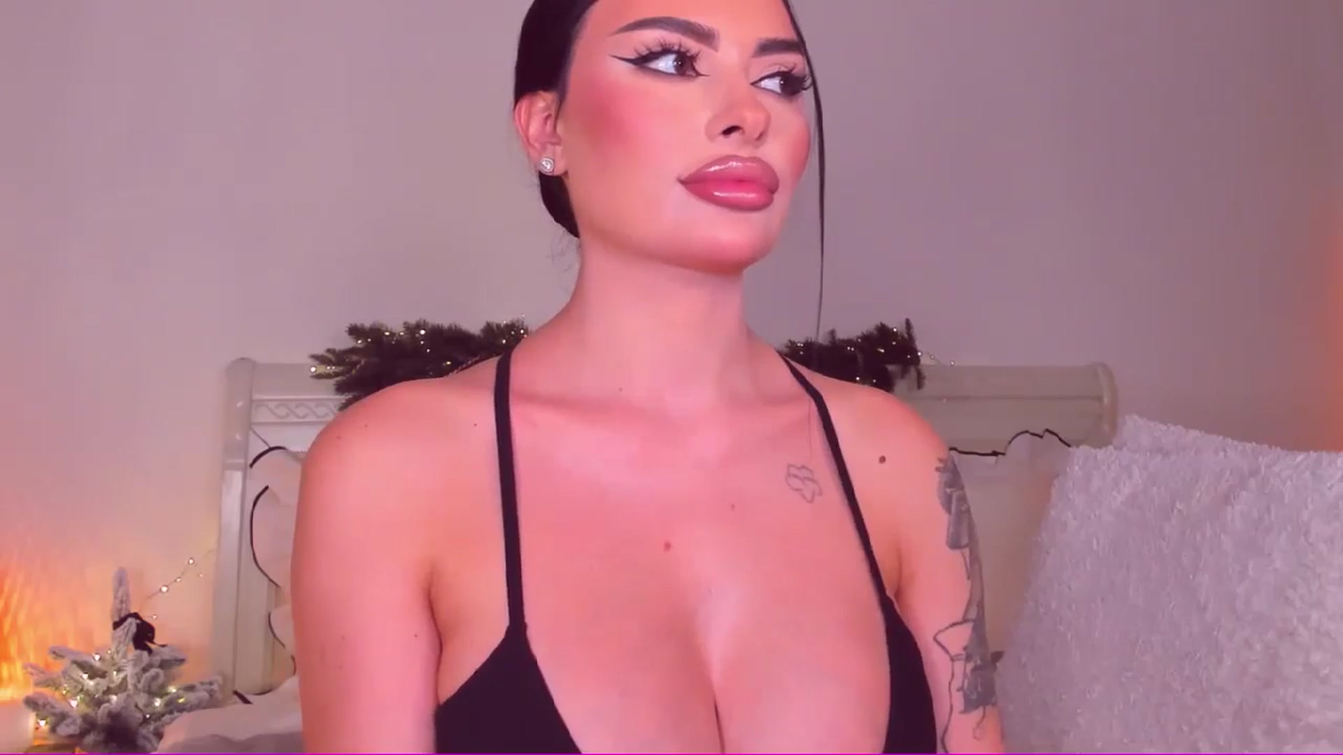 Gallery image thumbnail from Mary_Harris_'s myfreecams stream on, 01/17/2025, 12:02 image 6 of 20