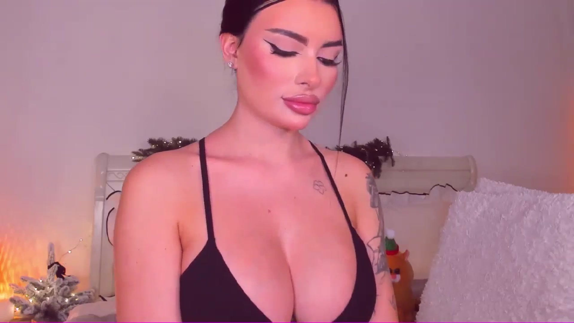 Gallery image thumbnail from Mary_Harris_'s myfreecams stream on, 01/17/2025, 12:02 image 13 of 20