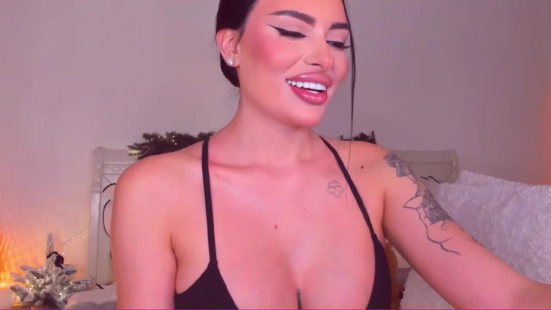 Gallery image thumbnail from Mary_Harris_'s myfreecams stream on, 01/17/2025, 12:02 image 1 of 20