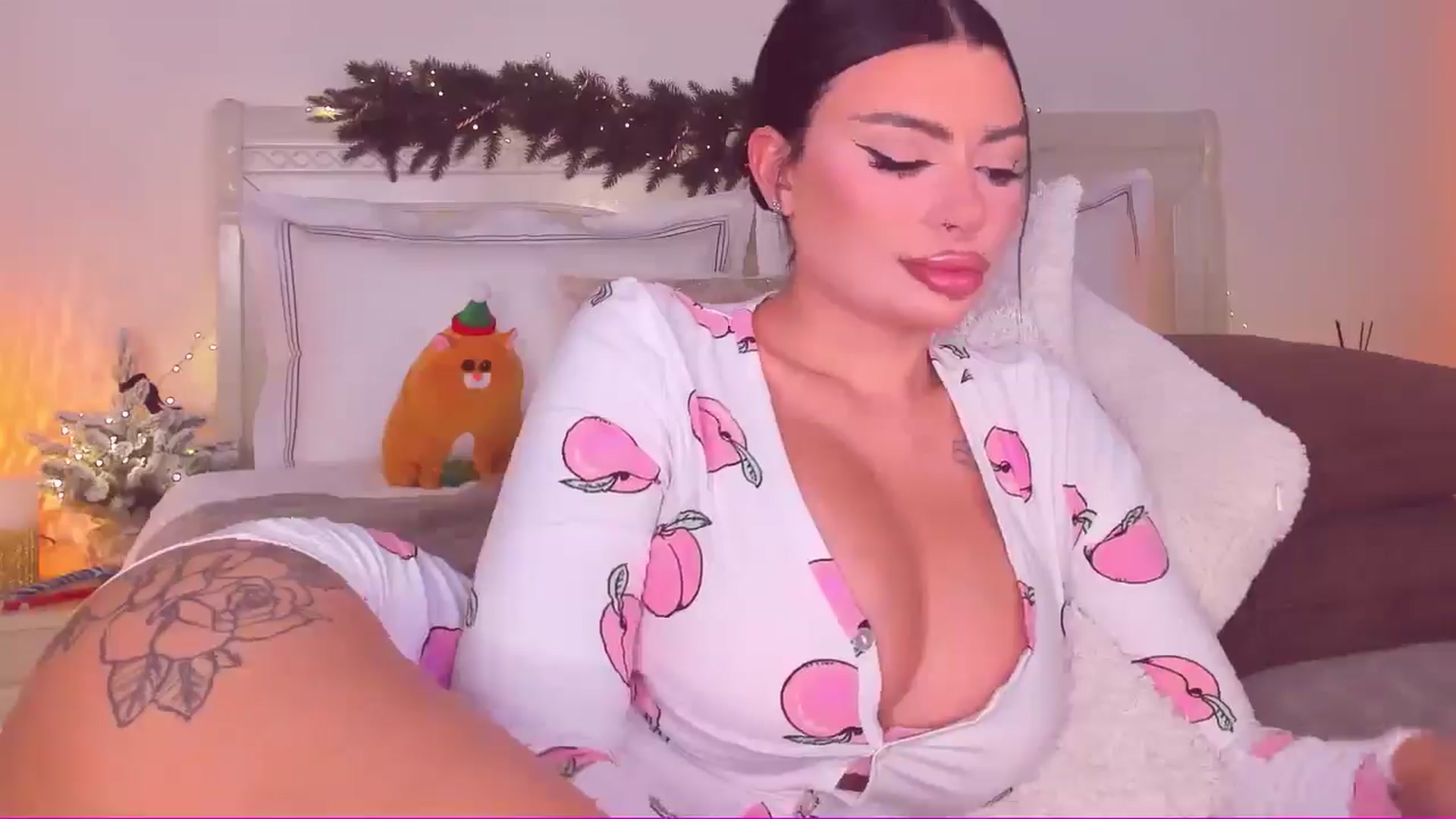 Gallery image thumbnail from Mary_Harris_'s myfreecams stream on, 01/18/2025, 21:06 image 4 of 20