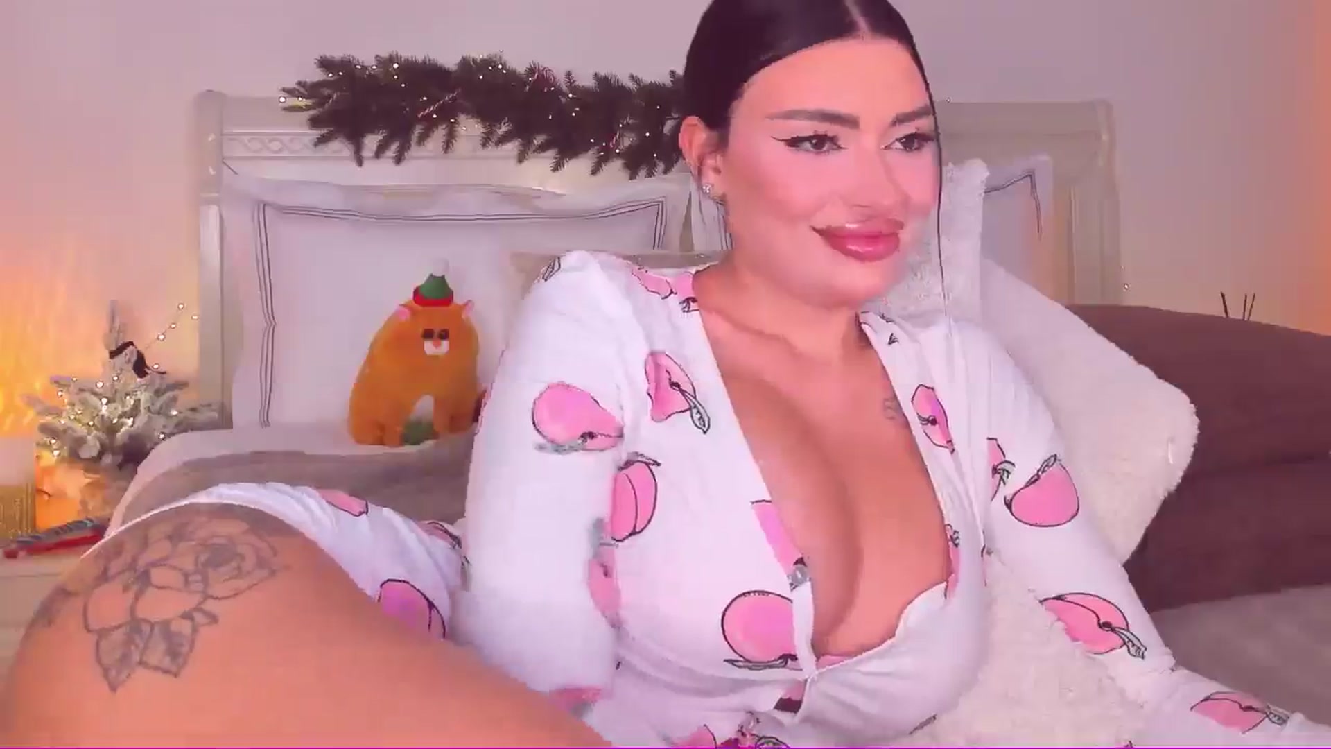 Gallery image thumbnail from Mary_Harris_'s myfreecams stream on, 01/18/2025, 21:06 image 7 of 20