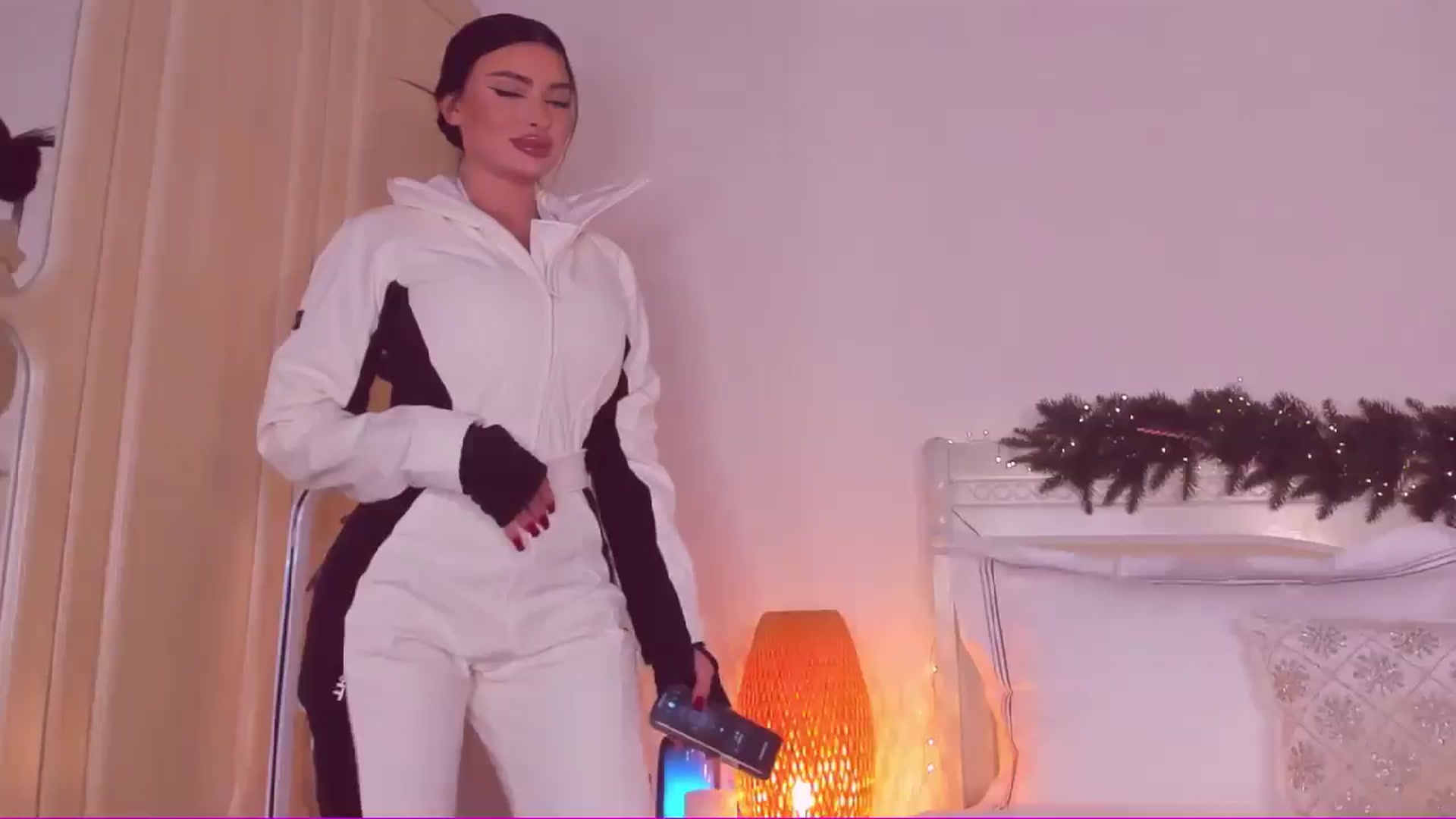 Gallery image thumbnail from Mary_Harris_'s myfreecams stream on, 01/28/2025, 19:50 image 4 of 20