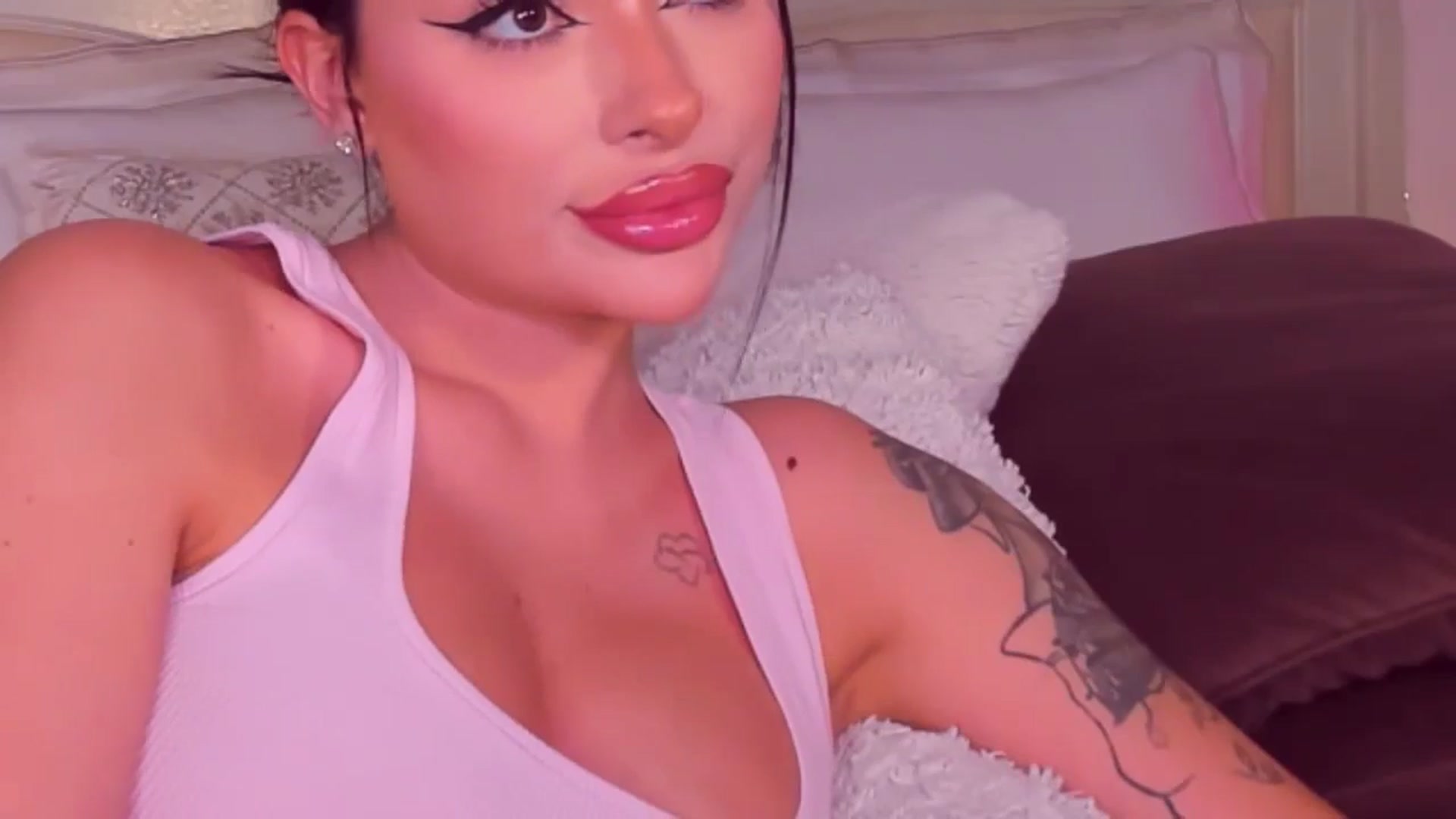 Gallery image thumbnail from Mary_Harris_'s myfreecams stream on, 02/10/2025, 14:07 image 8 of 20