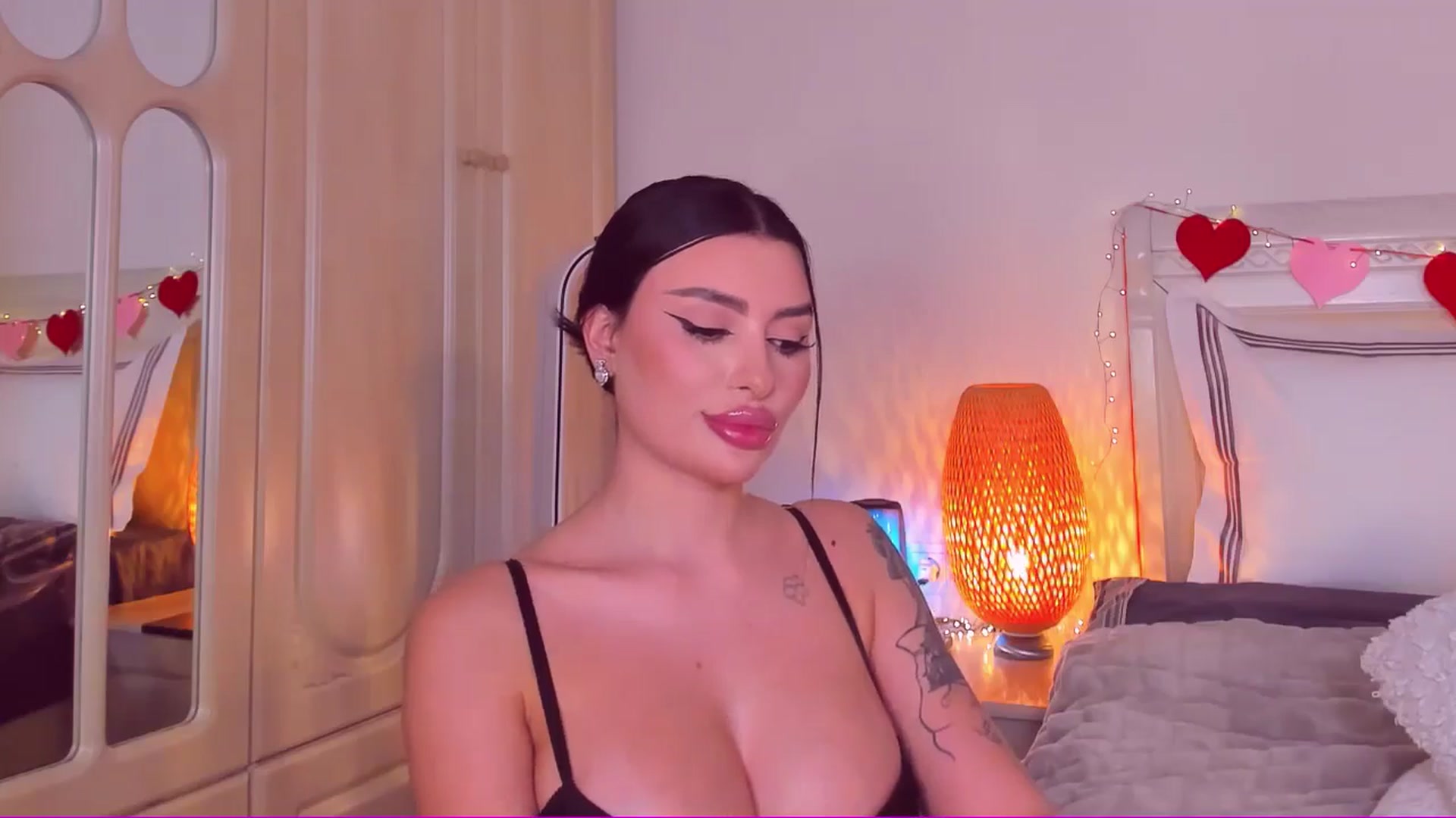 Gallery image thumbnail from Mary_Harris_'s myfreecams stream on, 02/22/2025, 15:20 image 5 of 20