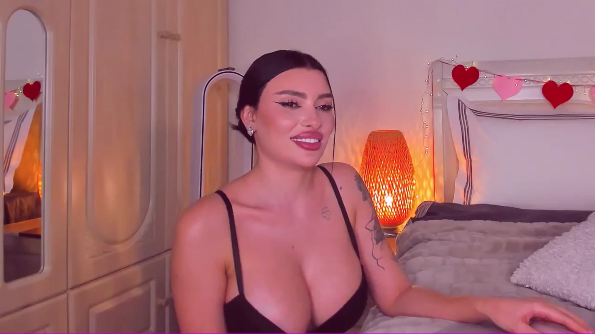 Gallery image thumbnail from Mary_Harris_'s myfreecams stream on, 02/22/2025, 18:54 image 6 of 20
