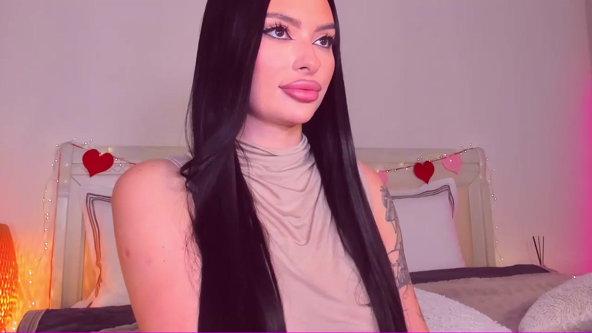 Gallery image thumbnail from Mary_Harris_'s myfreecams stream on, 02/26/2025, 21:50 image 14 of 20