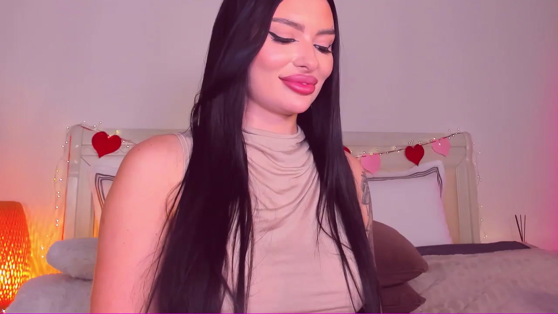 Gallery image thumbnail from Mary_Harris_'s myfreecams stream on, 02/27/2025, 02:50 image 9 of 20