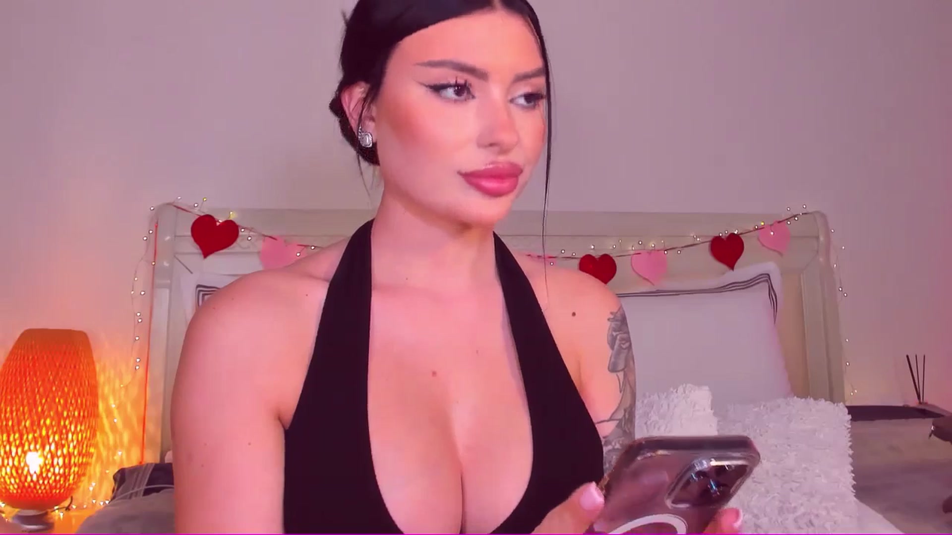 Gallery image thumbnail from Mary_Harris_'s myfreecams stream on, 03/01/2025, 16:37 image 13 of 20