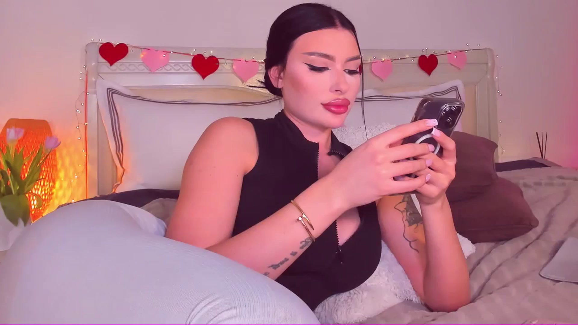 Gallery image thumbnail from Mary_Harris_'s myfreecams stream on, 03/04/2025, 11:24 image 1 of 20