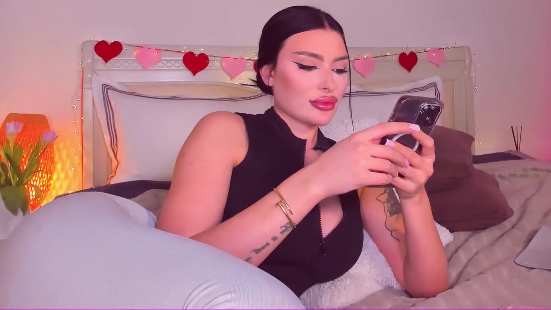 Gallery image thumbnail from Mary_Harris_'s myfreecams stream on, 03/04/2025, 11:24 image 2 of 20