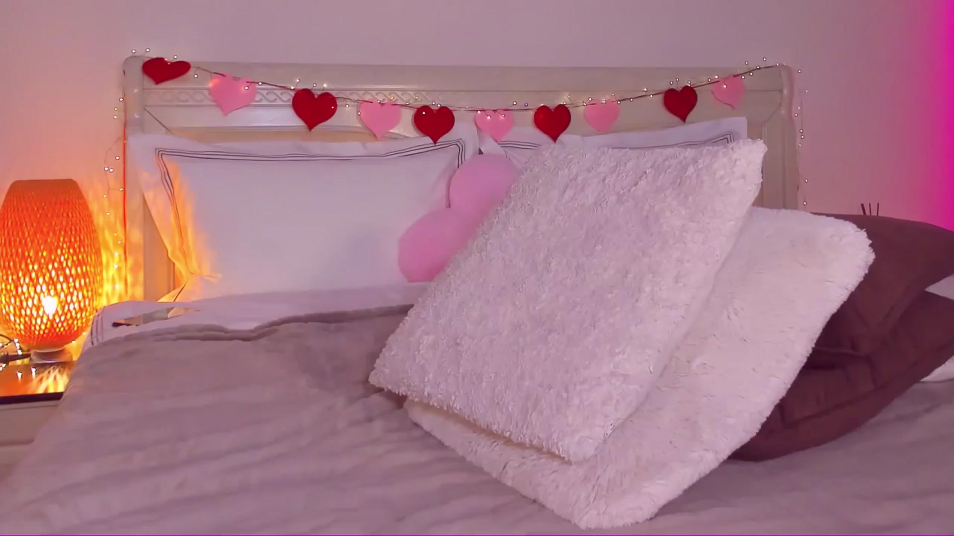 Gallery image thumbnail from Mary_Harris_'s myfreecams stream on, 03/13/2025, 17:22 image 8 of 20