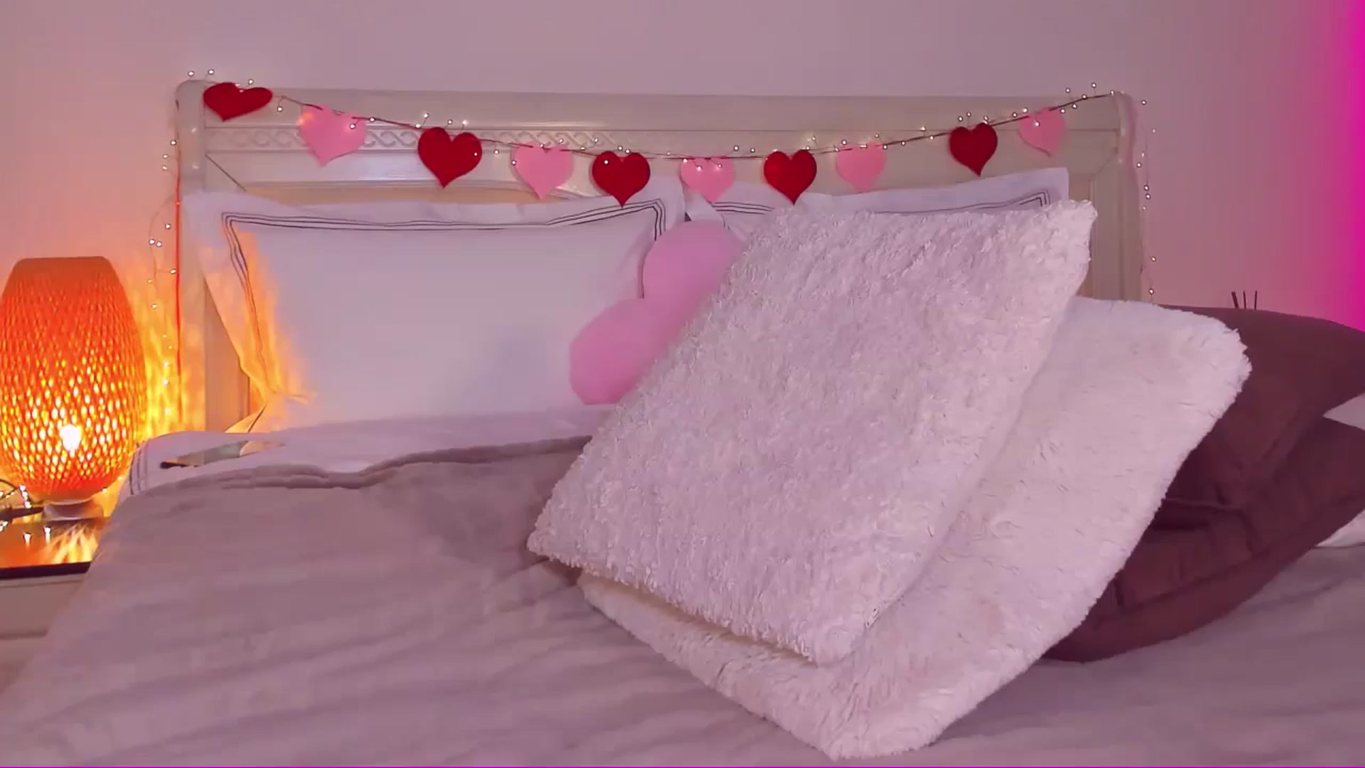 Gallery image thumbnail from Mary_Harris_'s myfreecams stream on, 03/13/2025, 17:22 image 7 of 20