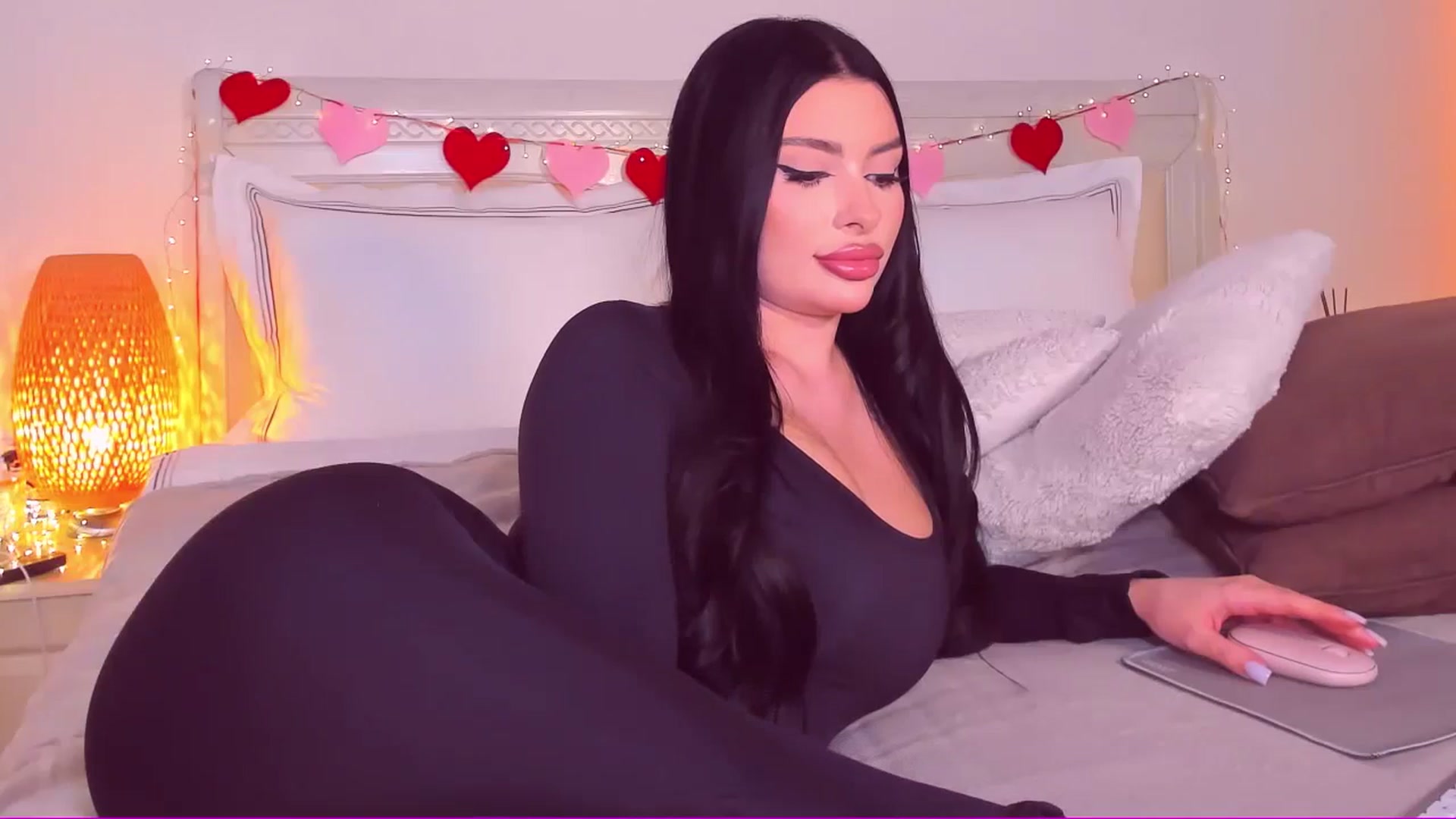 Gallery image thumbnail from Mary_Harris_'s myfreecams stream on, 03/15/2025, 17:08 image 5 of 20