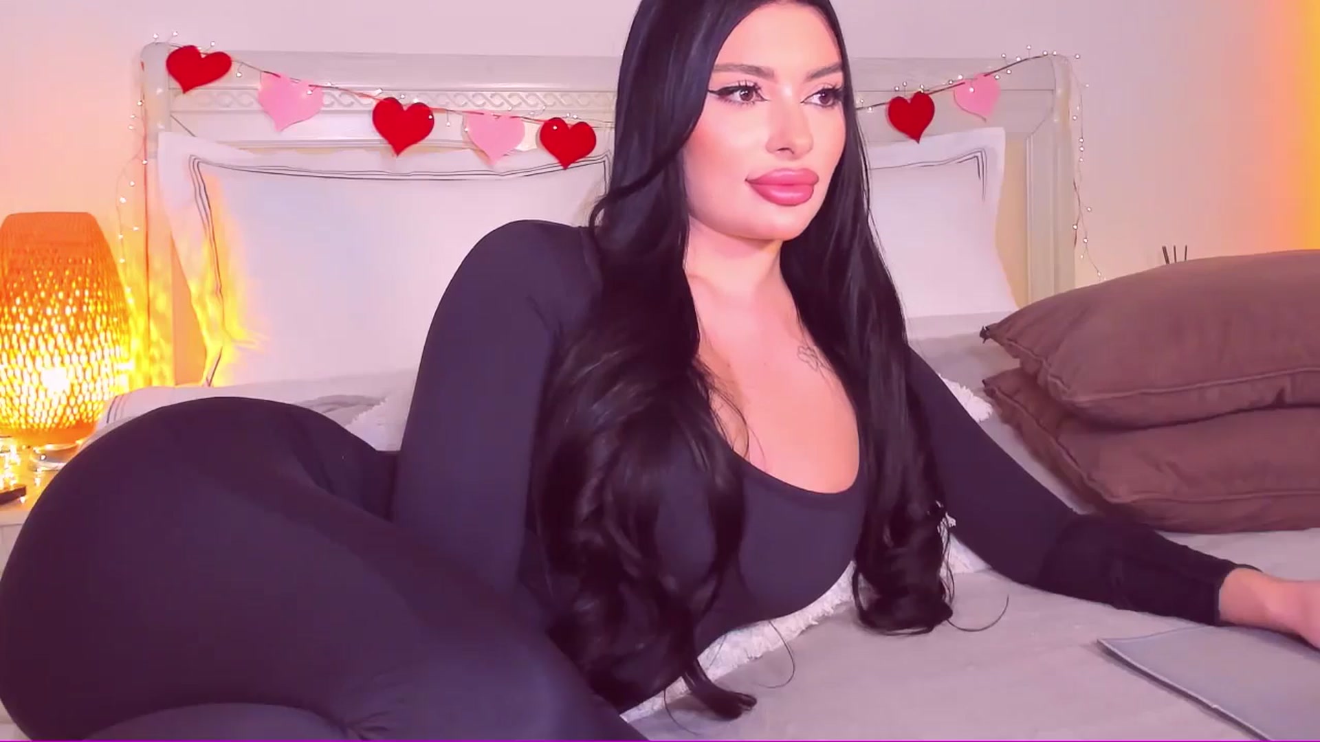 Gallery image thumbnail from Mary_Harris_'s myfreecams stream on, 03/15/2025, 18:04 image 7 of 20