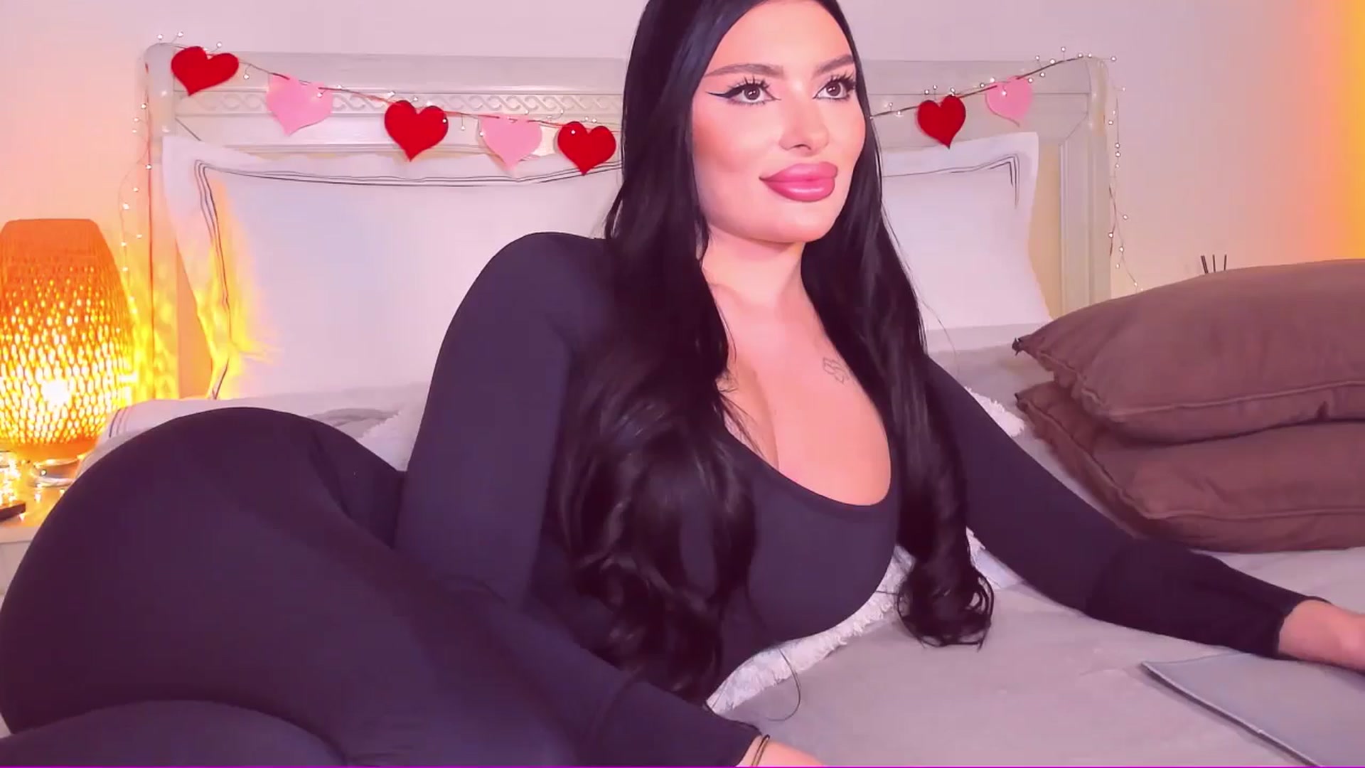 Gallery image thumbnail from Mary_Harris_'s myfreecams stream on, 03/15/2025, 18:04 image 9 of 20