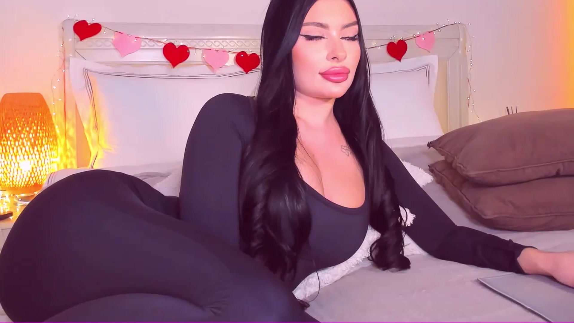 Gallery image thumbnail from Mary_Harris_'s myfreecams stream on, 03/15/2025, 18:04 image 3 of 20