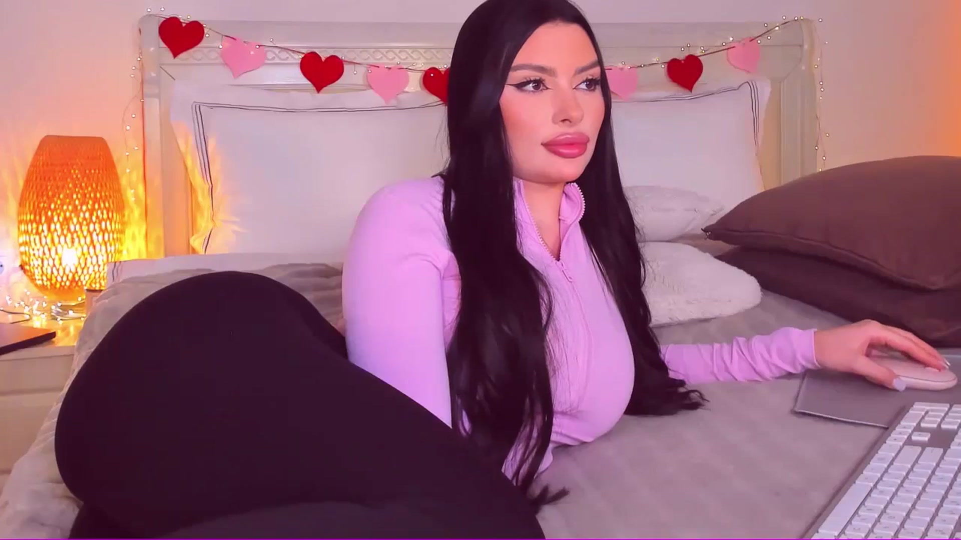 Gallery image thumbnail from Mary_Harris_'s myfreecams stream on, 03/24/2025, 20:35 image 14 of 20
