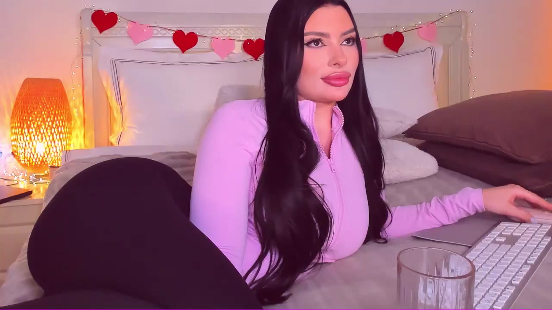 Gallery image thumbnail from Mary_Harris_'s myfreecams stream on, 03/24/2025, 20:35 image 8 of 20