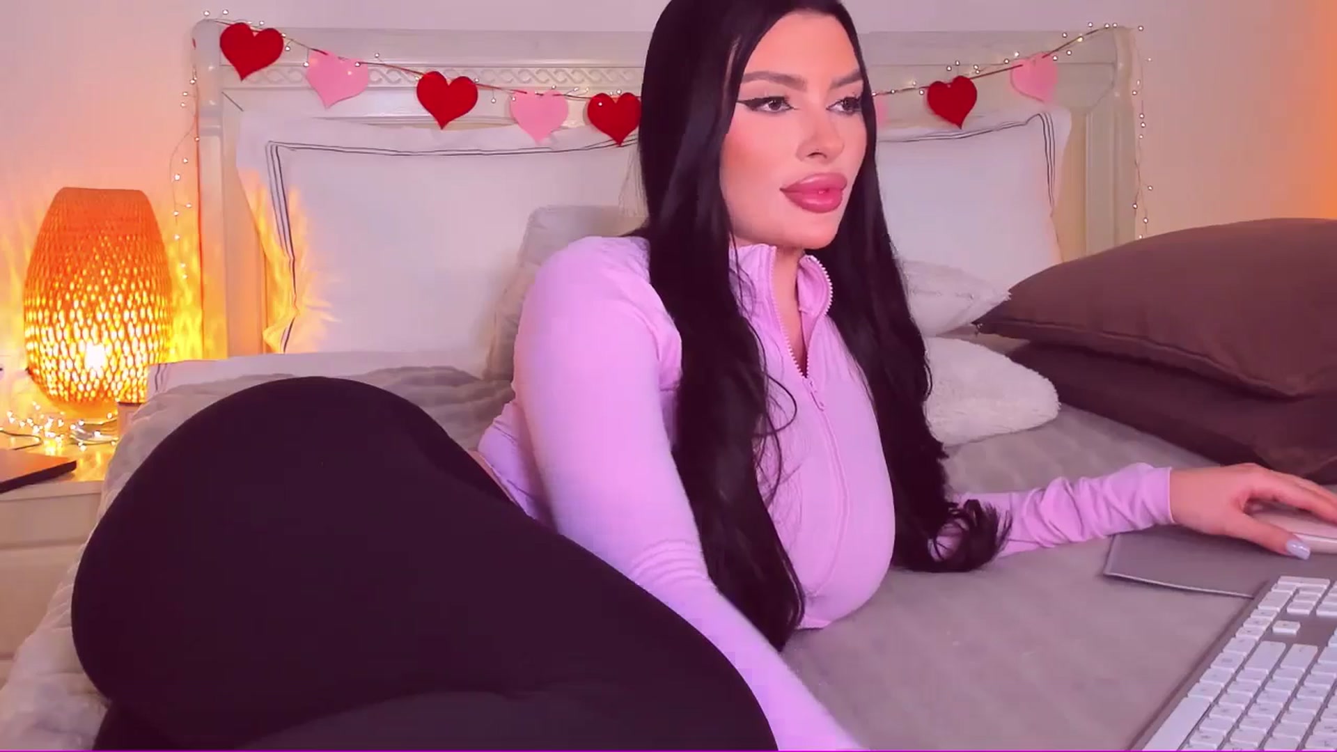 Gallery image thumbnail from Mary_Harris_'s myfreecams stream on, 03/24/2025, 20:35 image 12 of 20