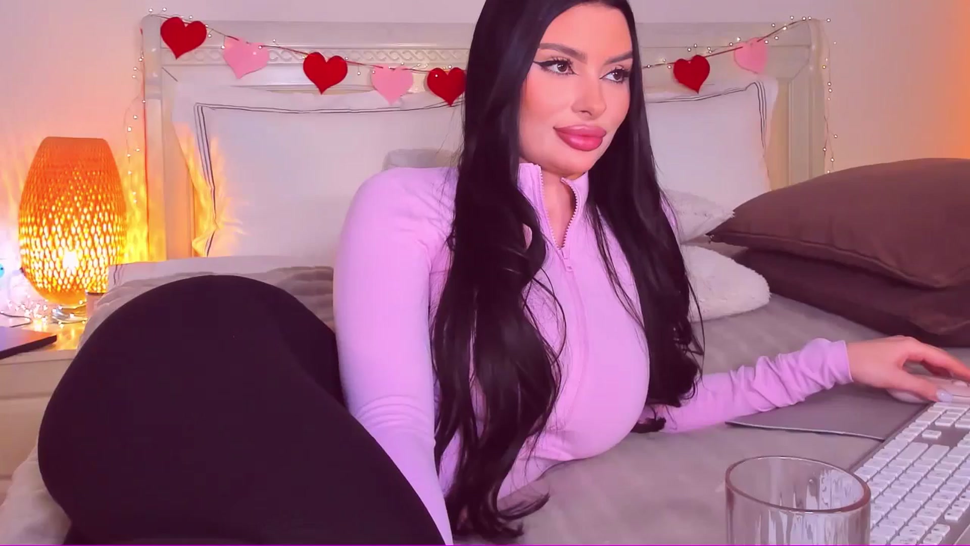Gallery image thumbnail from Mary_Harris_'s myfreecams stream on, 03/24/2025, 20:35 image 5 of 20