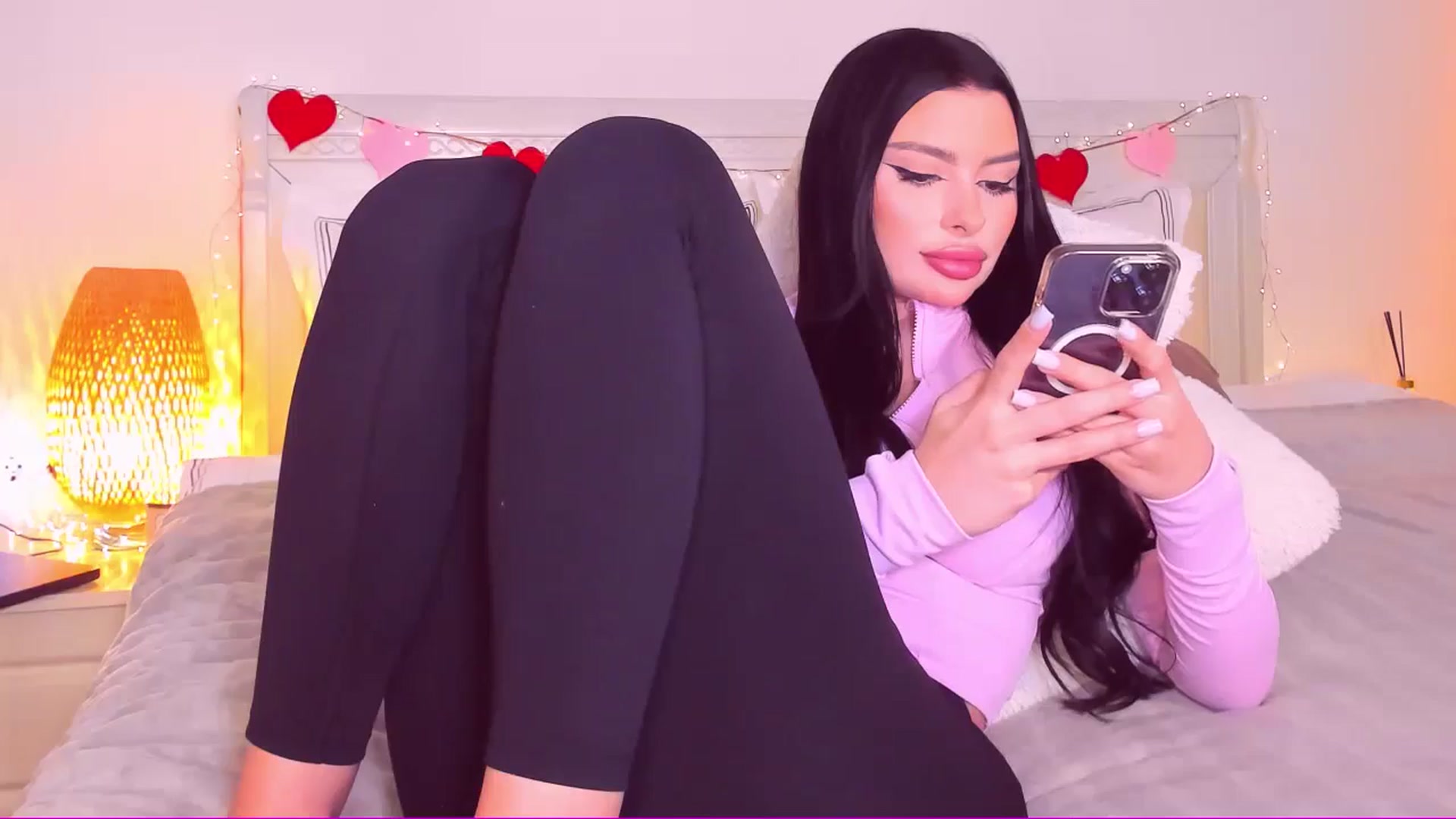 Gallery image thumbnail from Mary_Harris_'s myfreecams stream on, 03/24/2025, 21:04 image 18 of 20