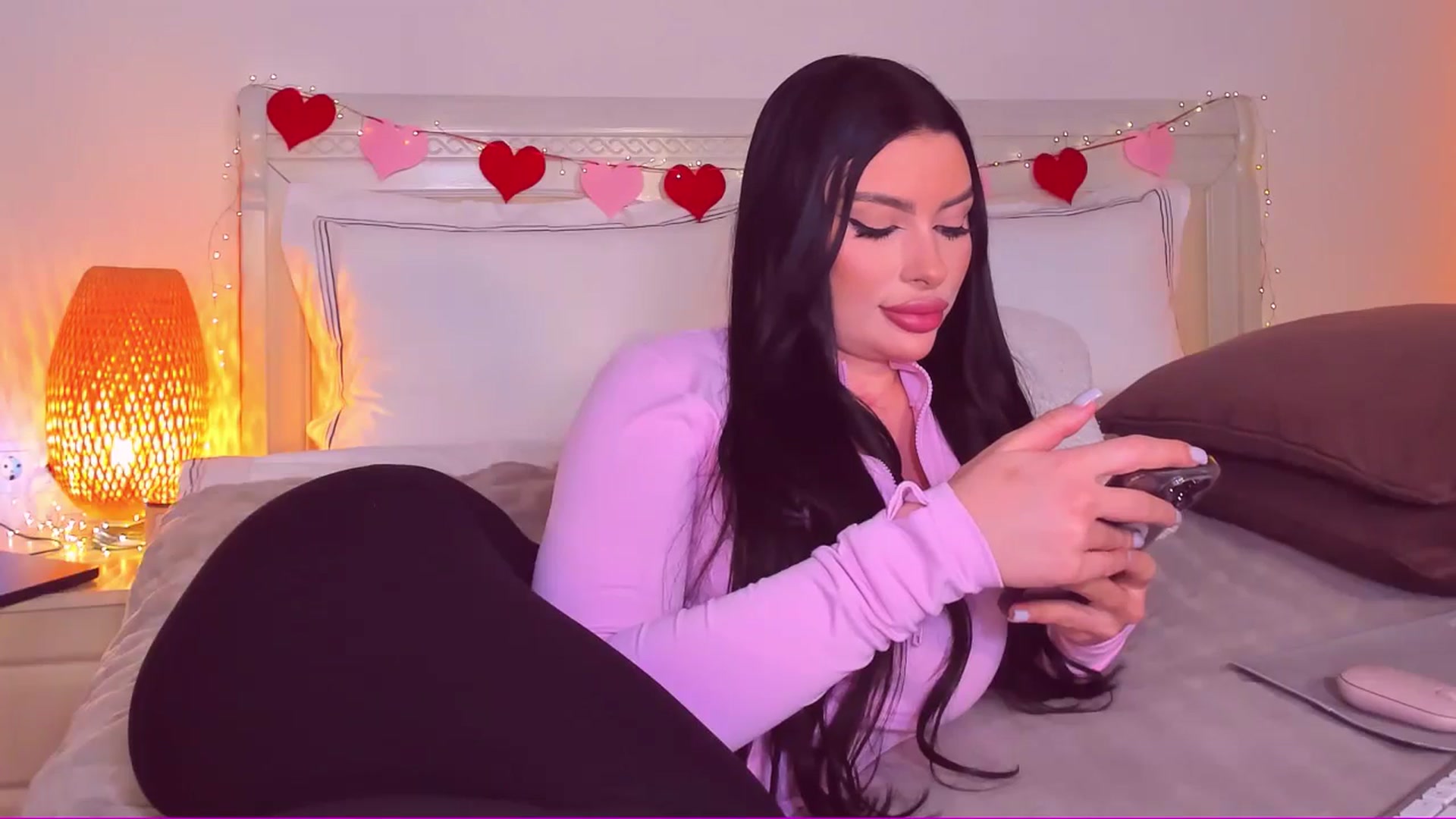 Gallery image thumbnail from Mary_Harris_'s myfreecams stream on, 03/24/2025, 21:04 image 5 of 20