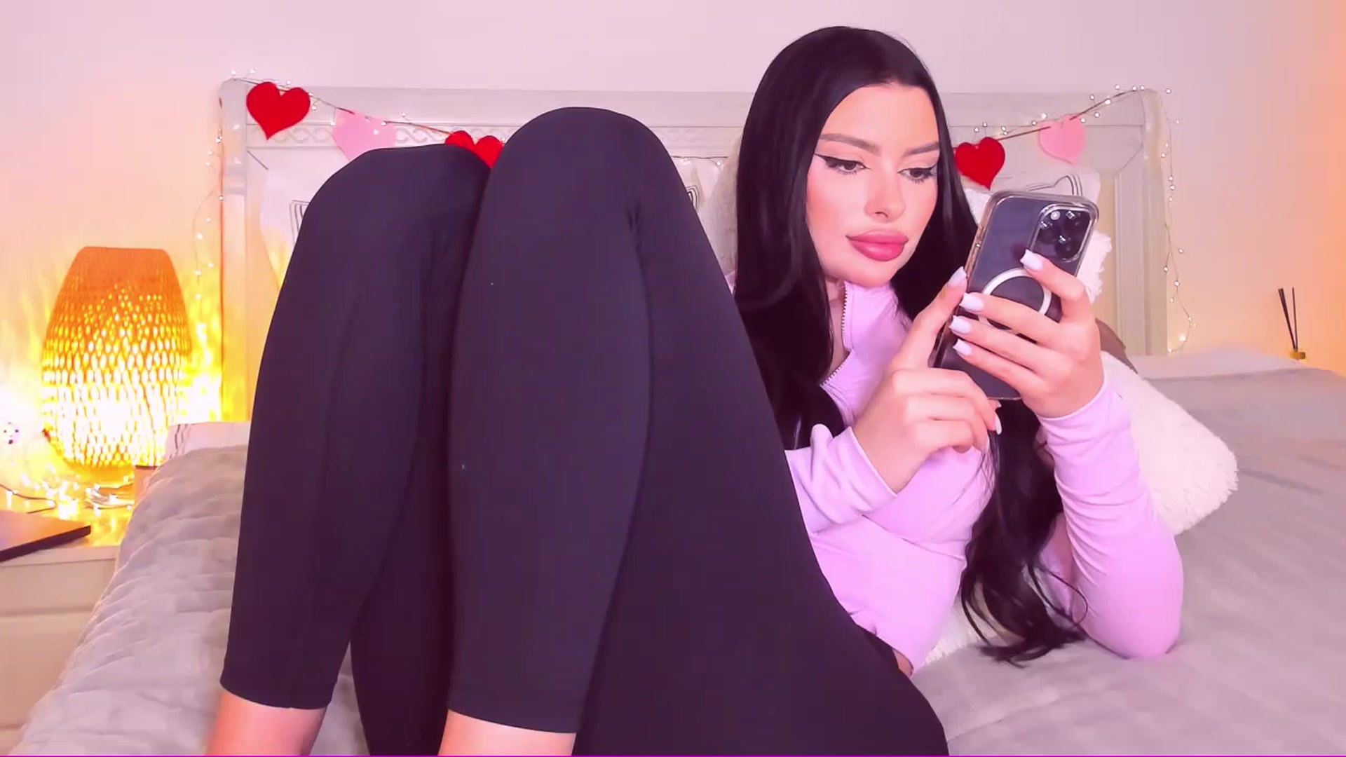 Gallery image thumbnail from Mary_Harris_'s myfreecams stream on, 03/24/2025, 21:04 image 19 of 20