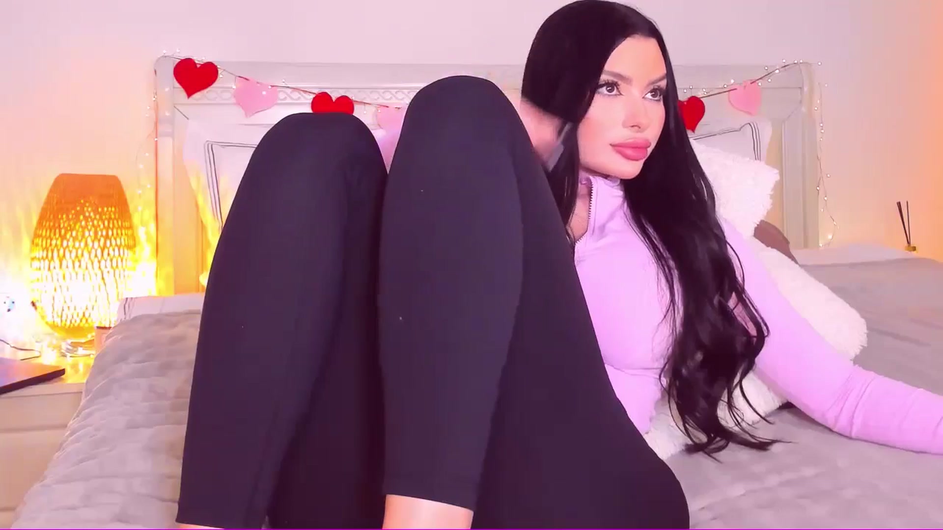 Gallery image thumbnail from Mary_Harris_'s myfreecams stream on, 03/24/2025, 21:04 image 17 of 20