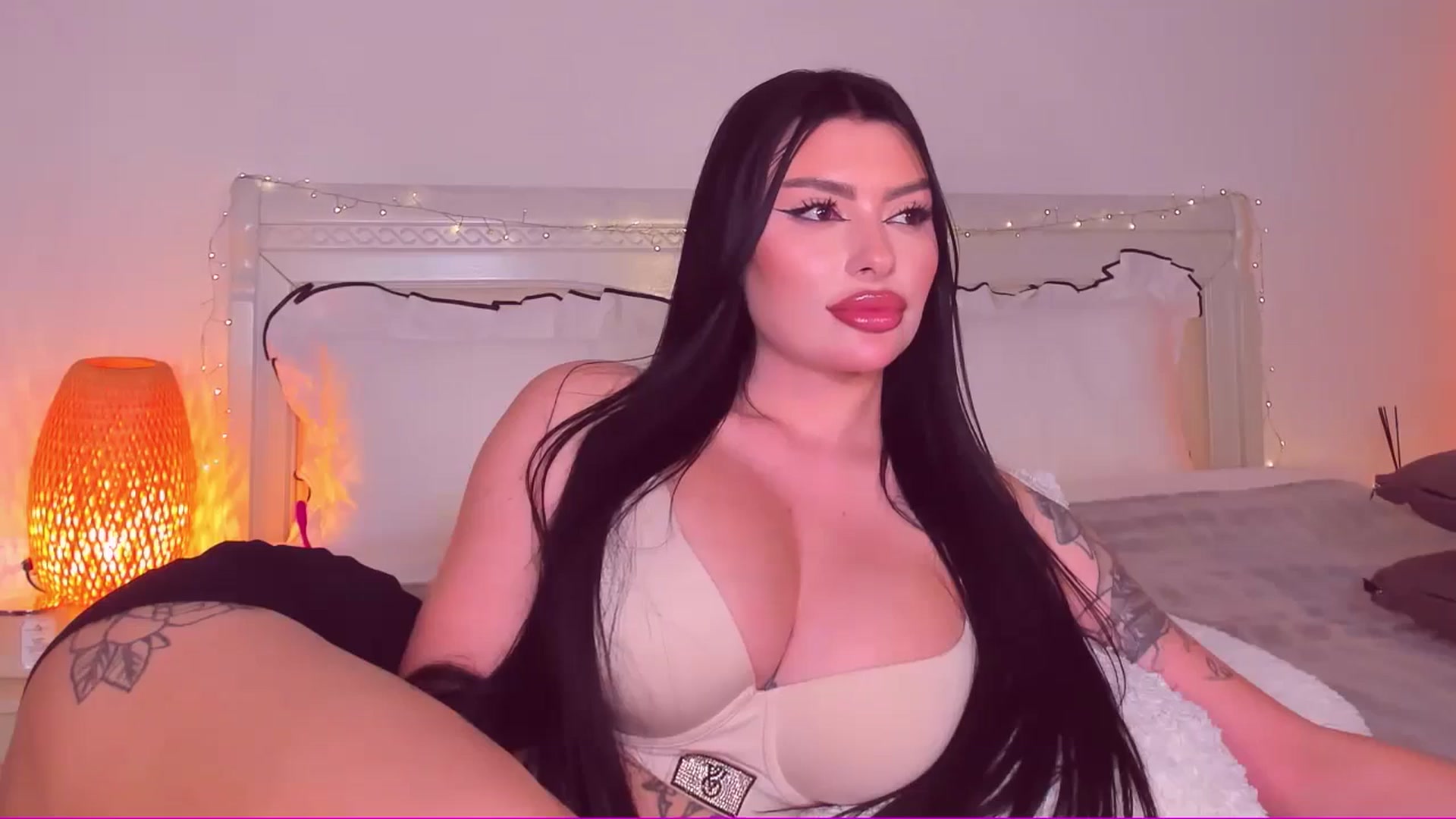 Gallery image thumbnail from Mary_Harris_'s myfreecams stream on, 03/28/2025, 01:41 image 2 of 20