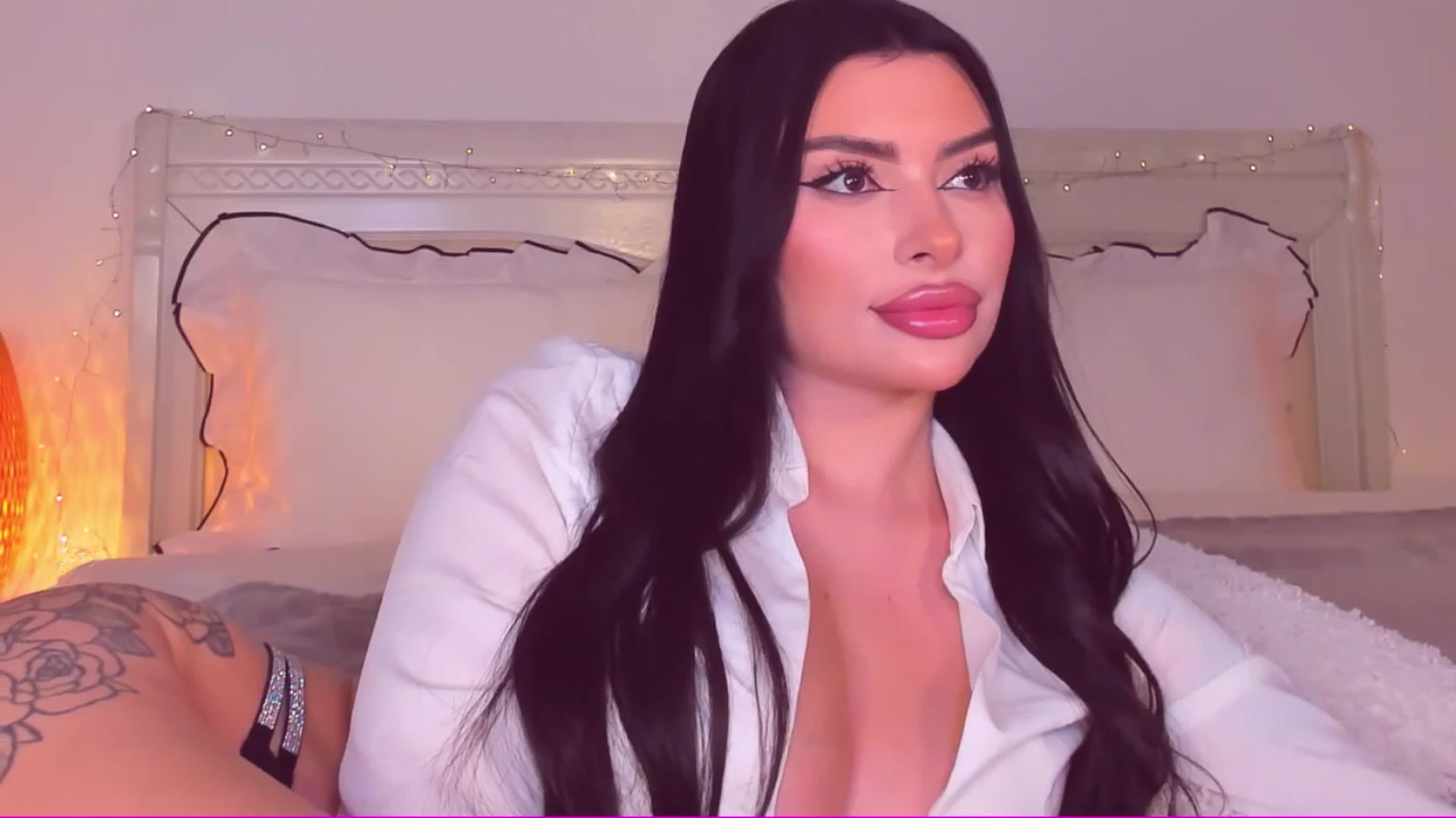 Gallery image thumbnail from Mary_Harris_'s myfreecams stream on, 03/29/2025, 20:44 image 10 of 20