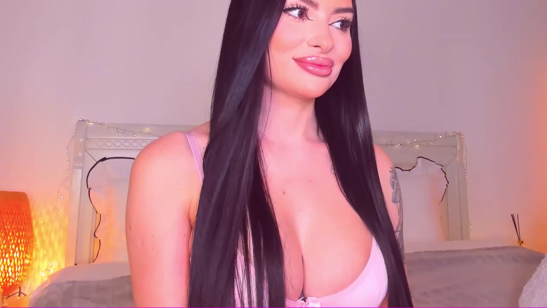 Gallery image thumbnail from Mary_Harris_'s myfreecams stream on, 03/30/2025, 18:44 image 17 of 20