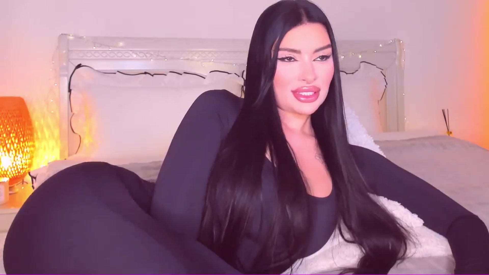 Gallery image thumbnail from Mary_Harris_'s myfreecams stream on, 03/31/2025, 20:18 image 4 of 20