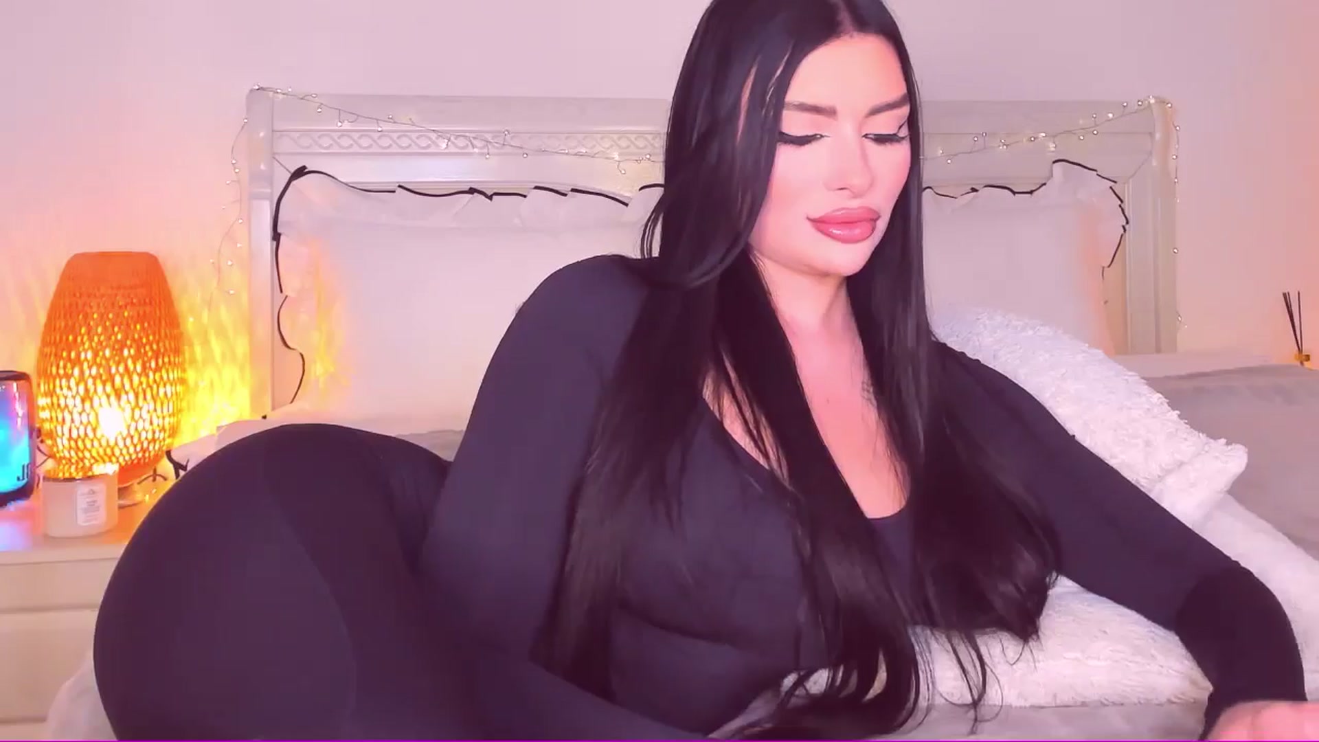 Gallery image thumbnail from Mary_Harris_'s myfreecams stream on, 03/31/2025, 20:18 image 6 of 20