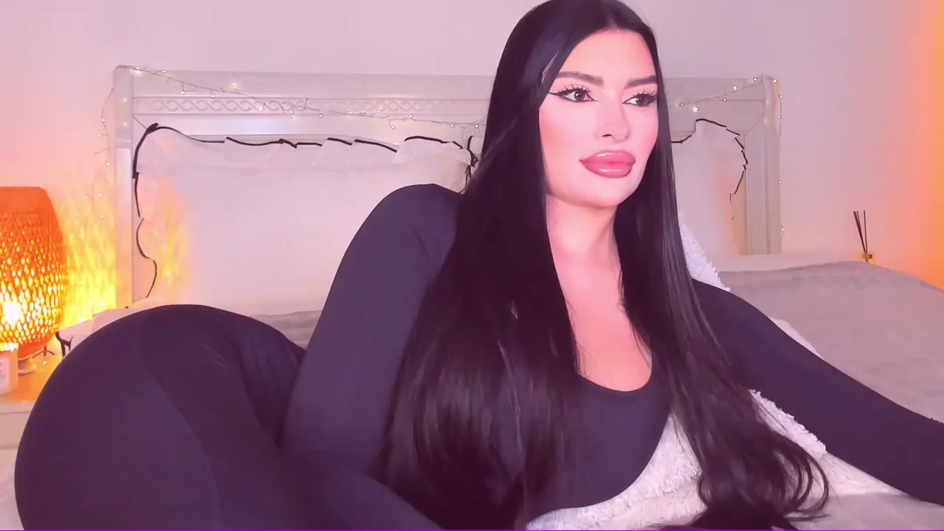 Gallery image thumbnail from Mary_Harris_'s myfreecams stream on, 03/31/2025, 20:18 image 3 of 20