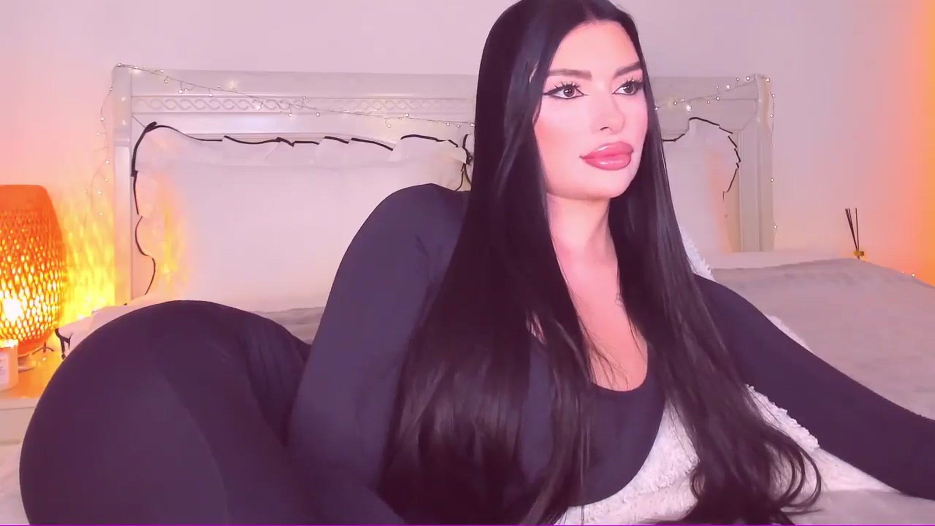 Gallery image thumbnail from Mary_Harris_'s myfreecams stream on, 03/31/2025, 20:18 image 2 of 20