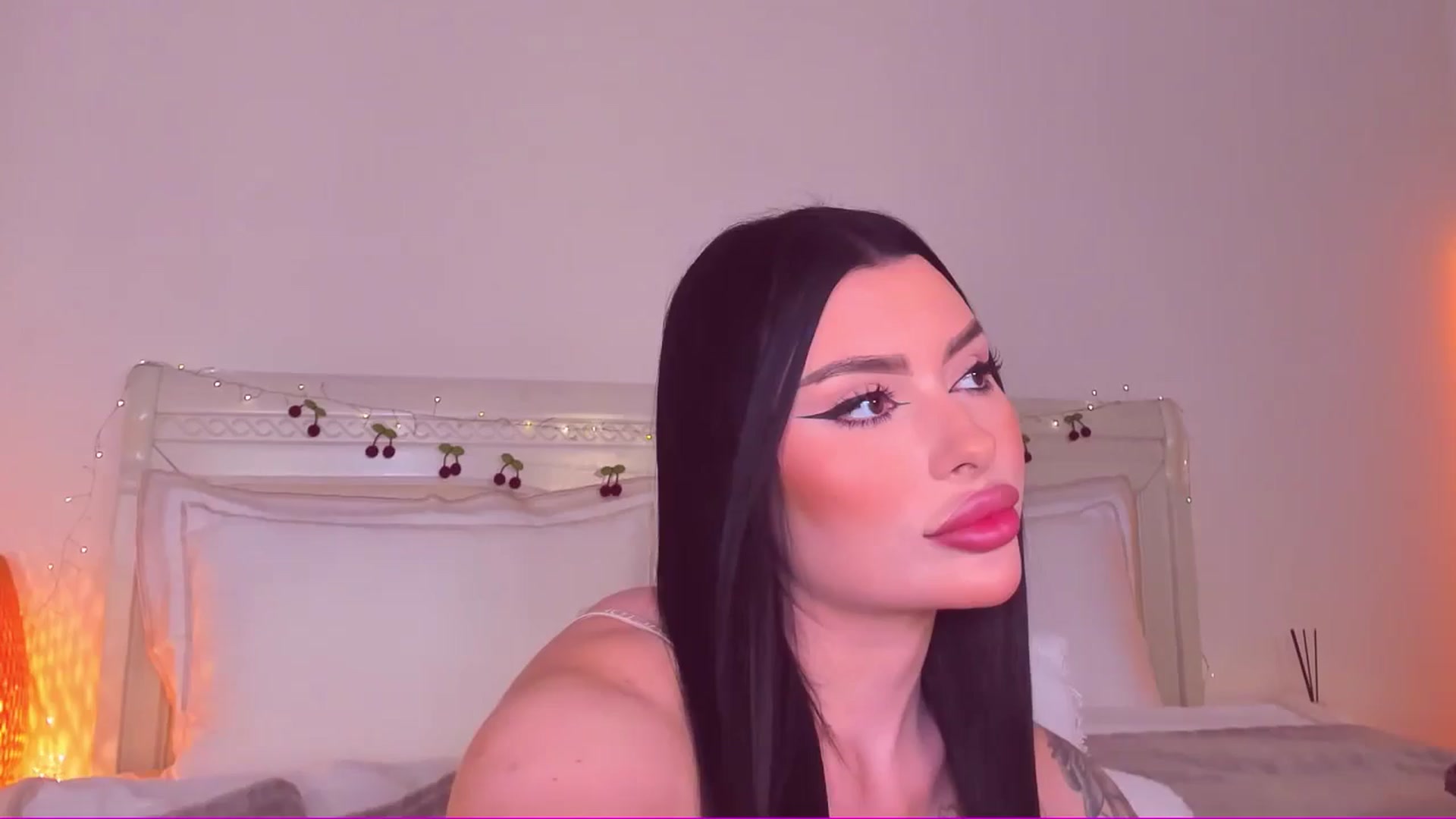 Gallery image thumbnail from Mary_Harris_'s myfreecams stream on, 04/13/2025, 10:39 image 1 of 20