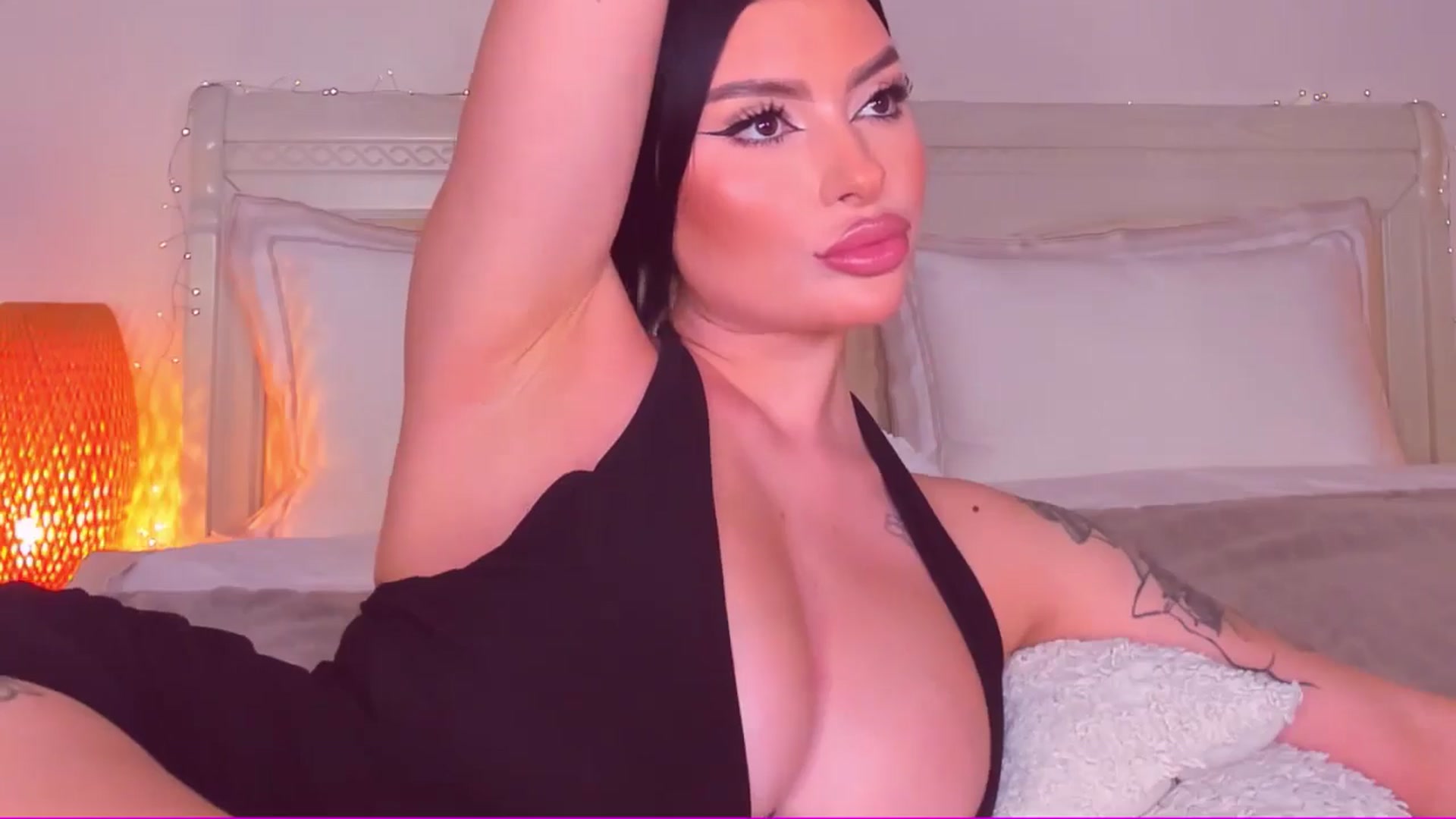 Gallery image thumbnail from Mary_Harris_'s myfreecams stream on, 04/20/2025, 12:07 image 19 of 20